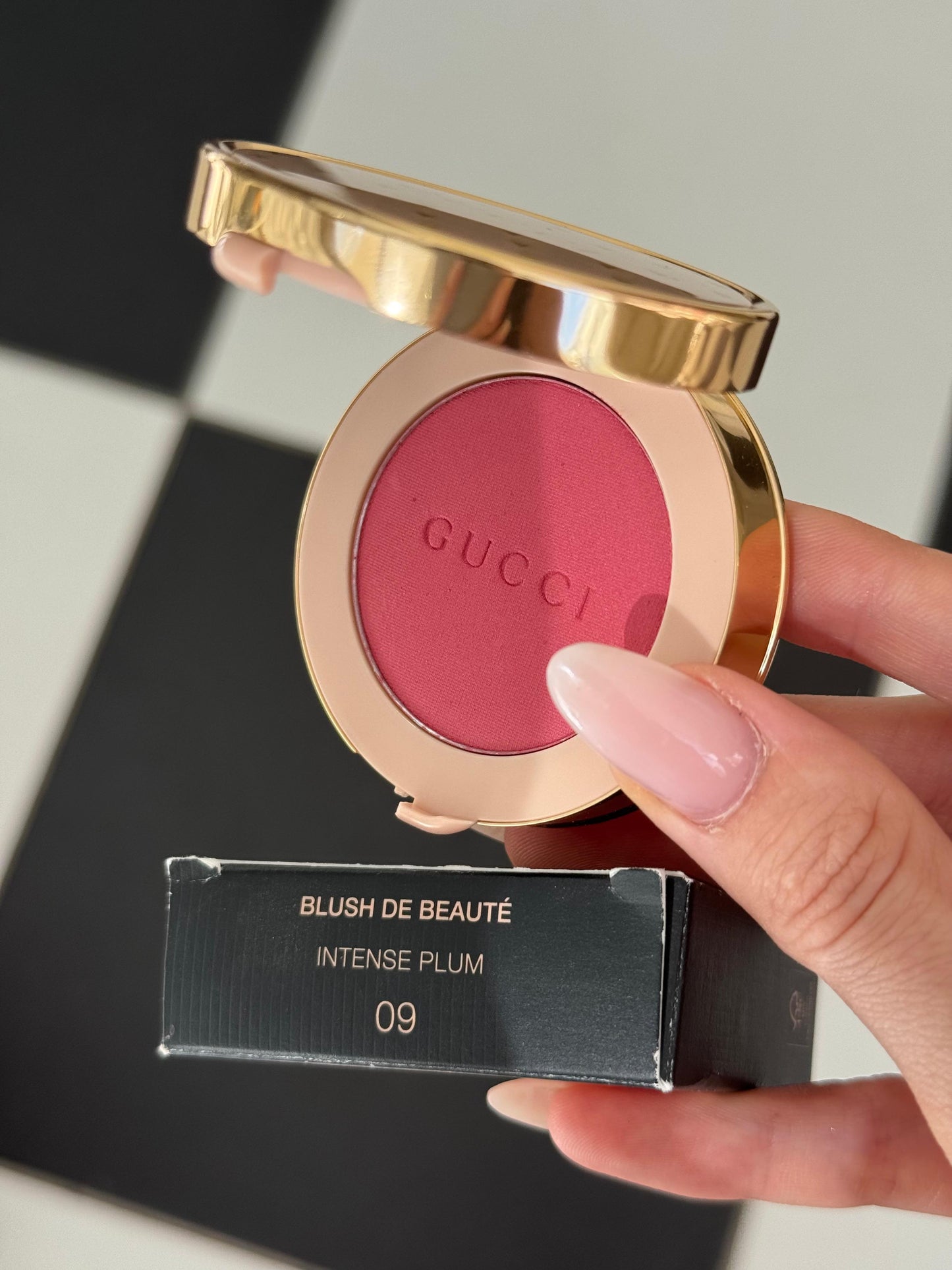 GUCCI Blush De Beauté - Cheeks & Eyes Powder Luminous Matte (09)