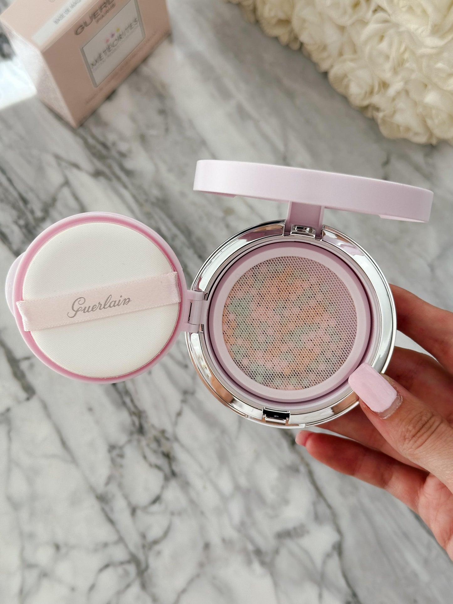 GUERLAIN
Météorites Pearl Glow Cushion - Makeup Primer