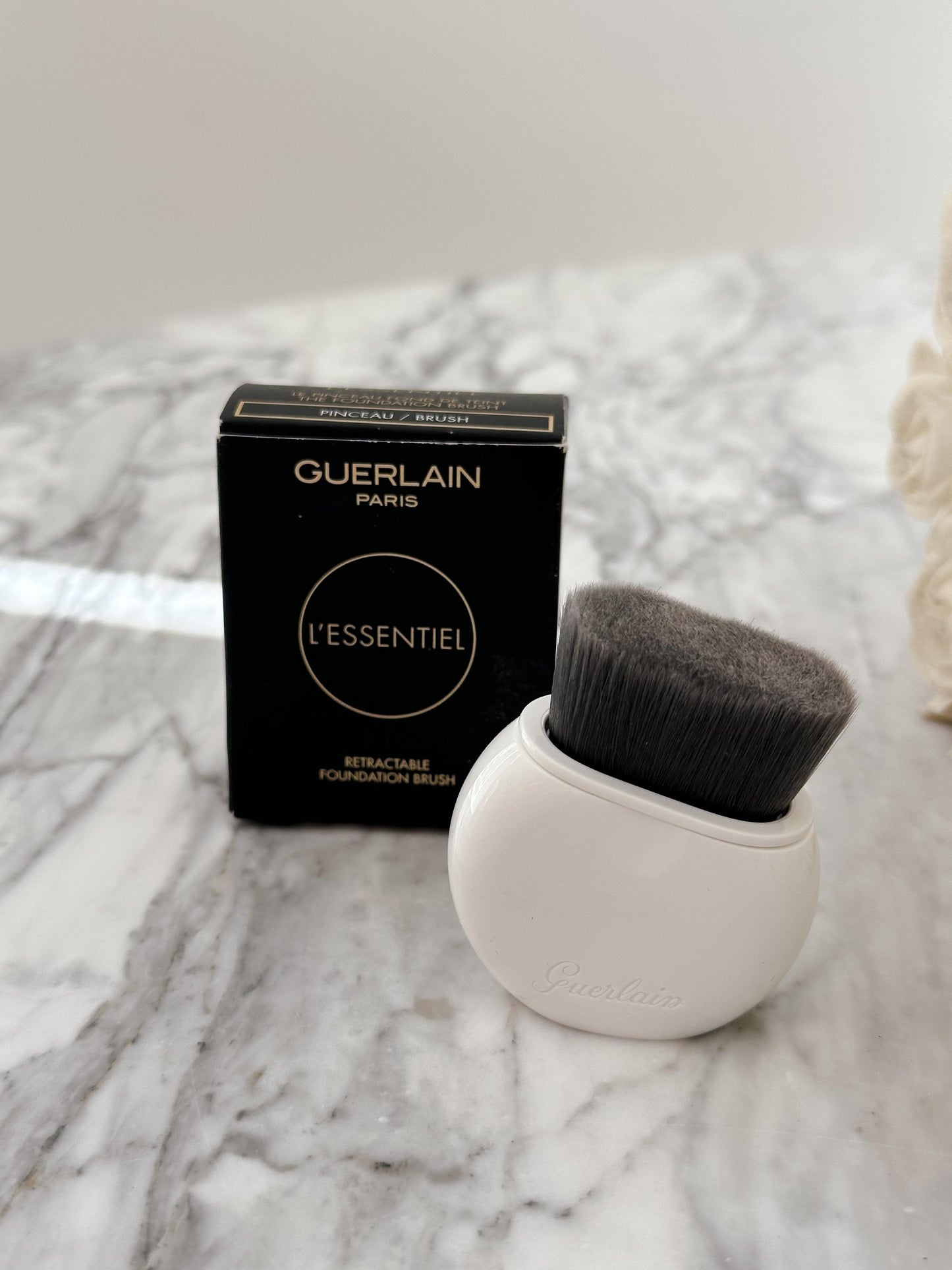 GUERLAIN
L'Essentiel Retractable Foundation Brush