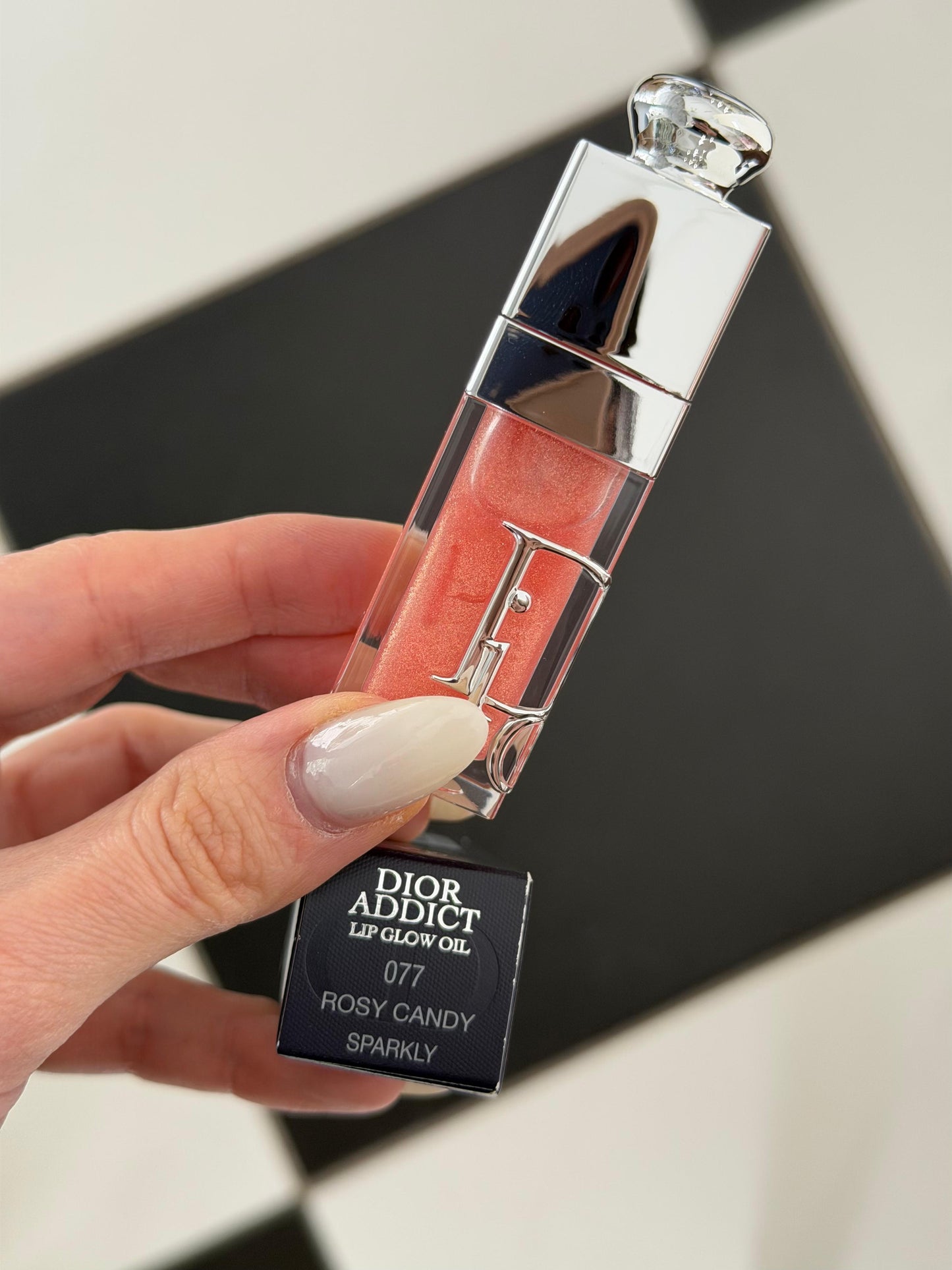 DIOR Addict Lip Glow Oil (077)
Nourishing Lip Oil, Intense Gloss