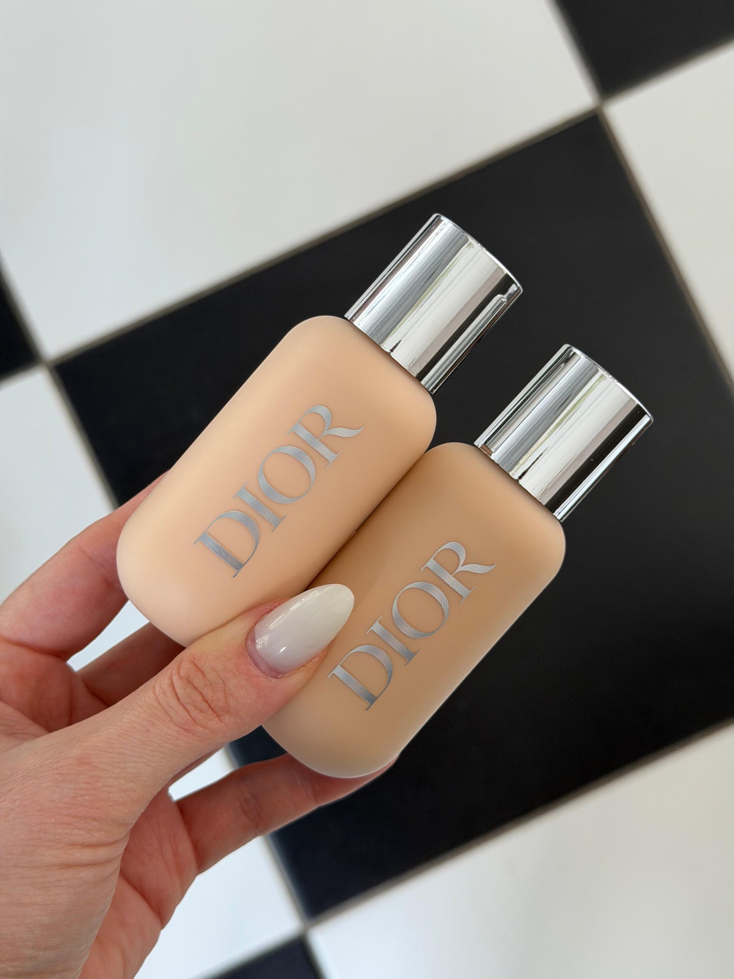 DIOR Dior Backstage Face & Body Foundation (0.5N)
Second-Skin Effect Natural Finish - Resistant to Water and Heat