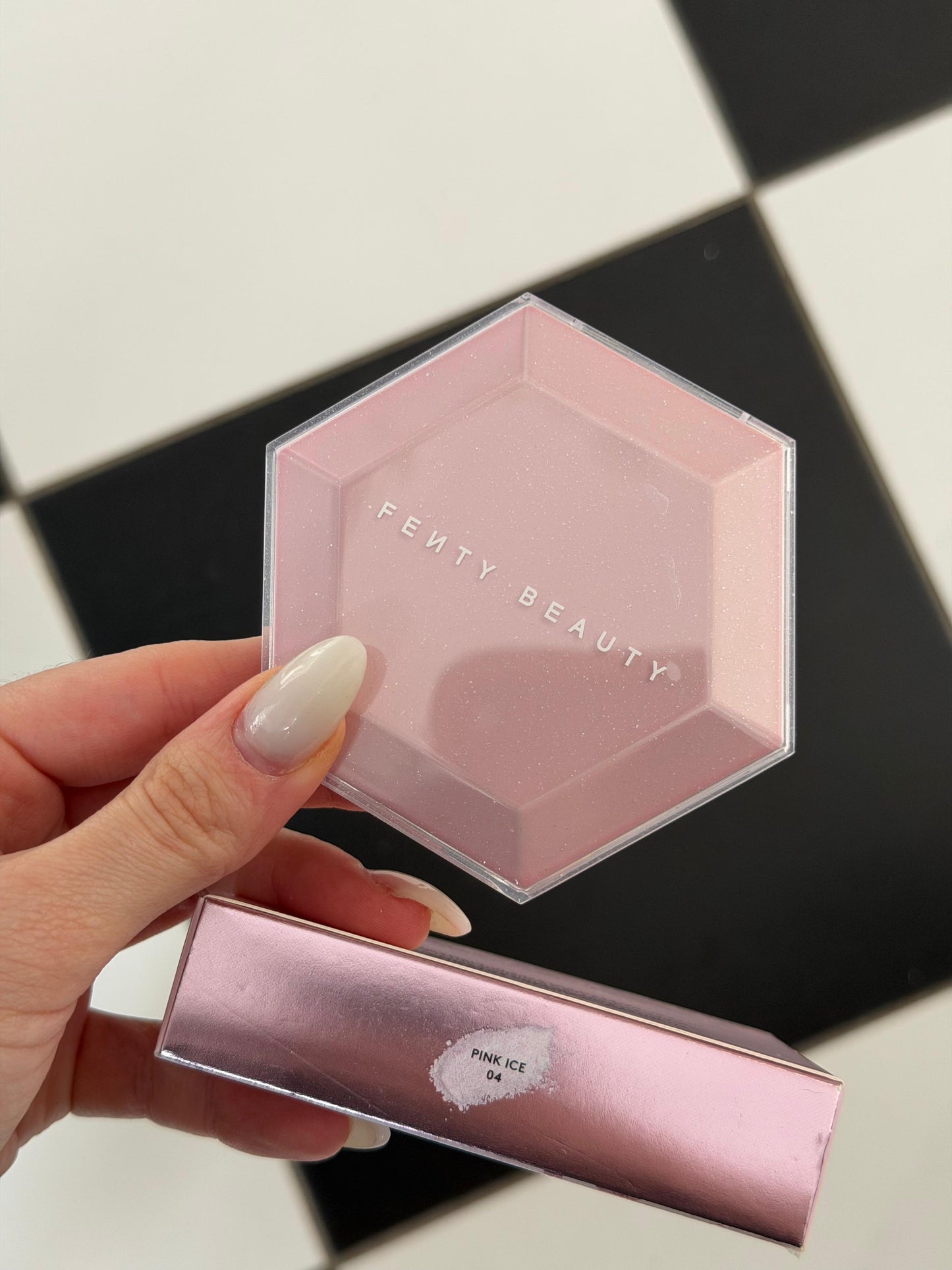 FENTY BEAUTY Diamond Bomb All-Over Diamond Veil Highlighter - Pink Ice