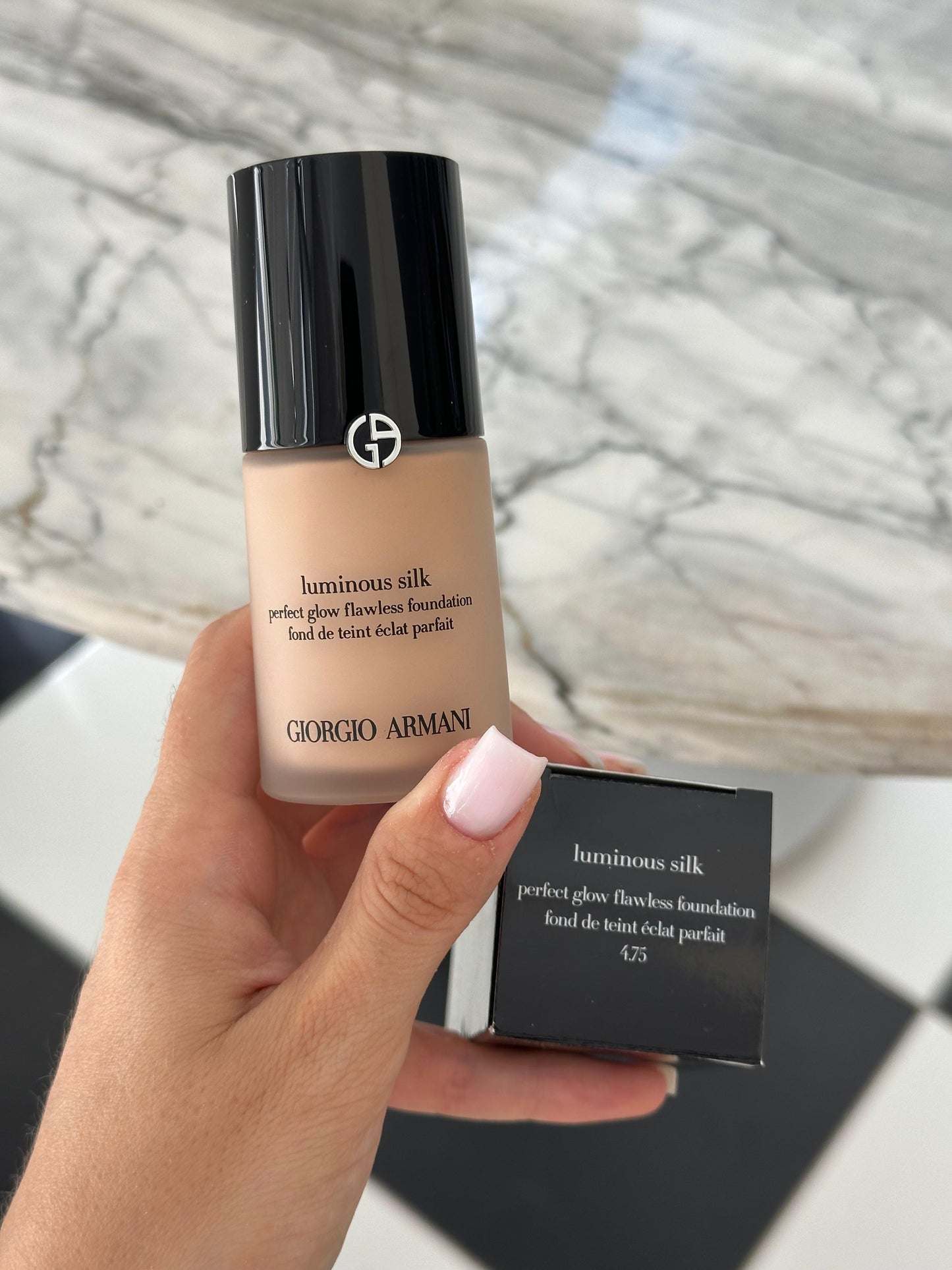 ARMANI Luminous Silk - Perfect Glow Flawless Foundation