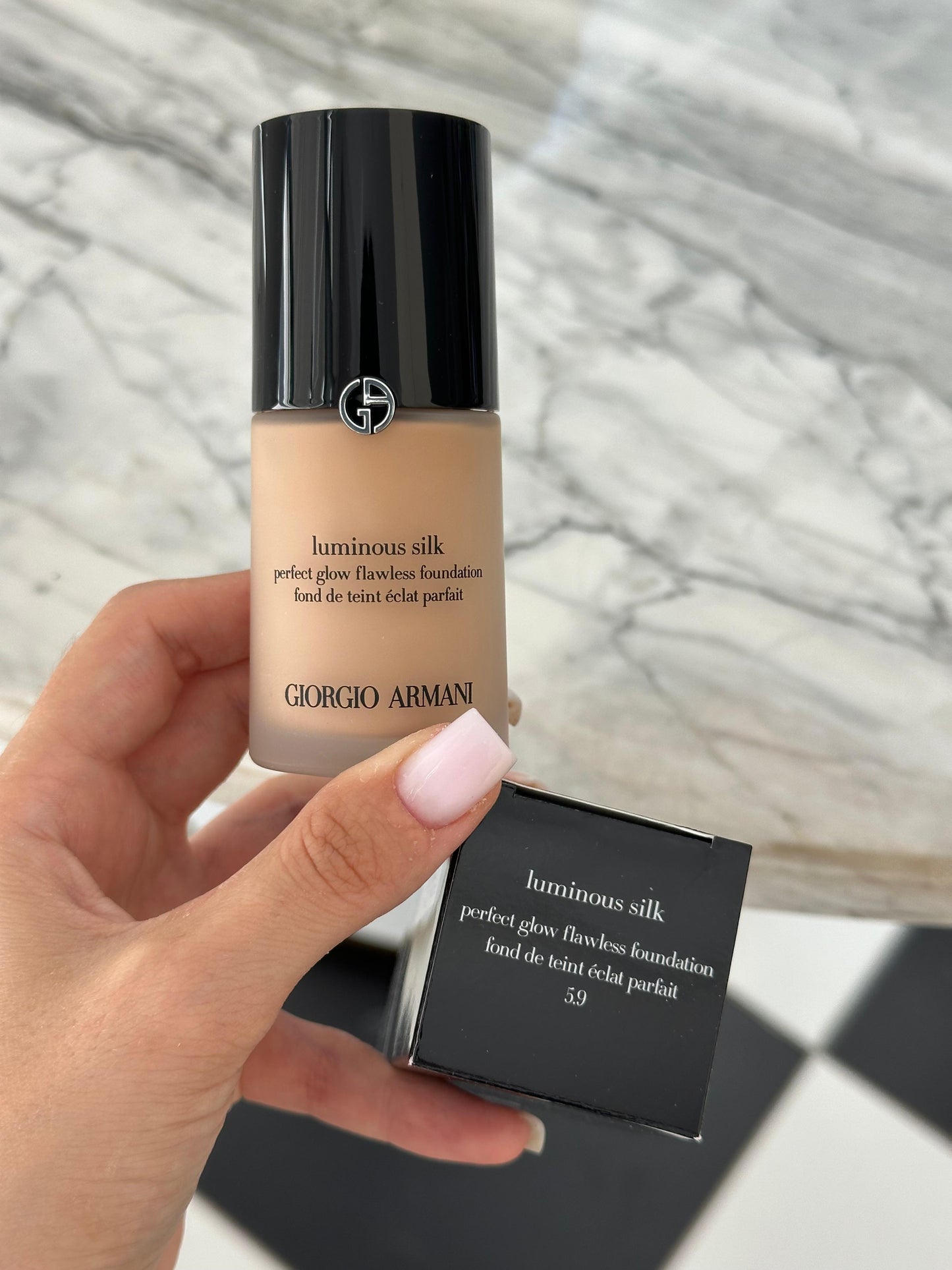 ARMANI Luminous Silk - Perfect Glow Flawless Foundation