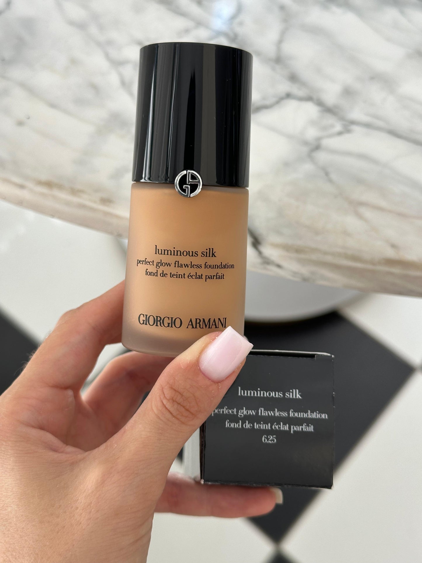 ARMANI Luminous Silk - Perfect Glow Flawless Foundation