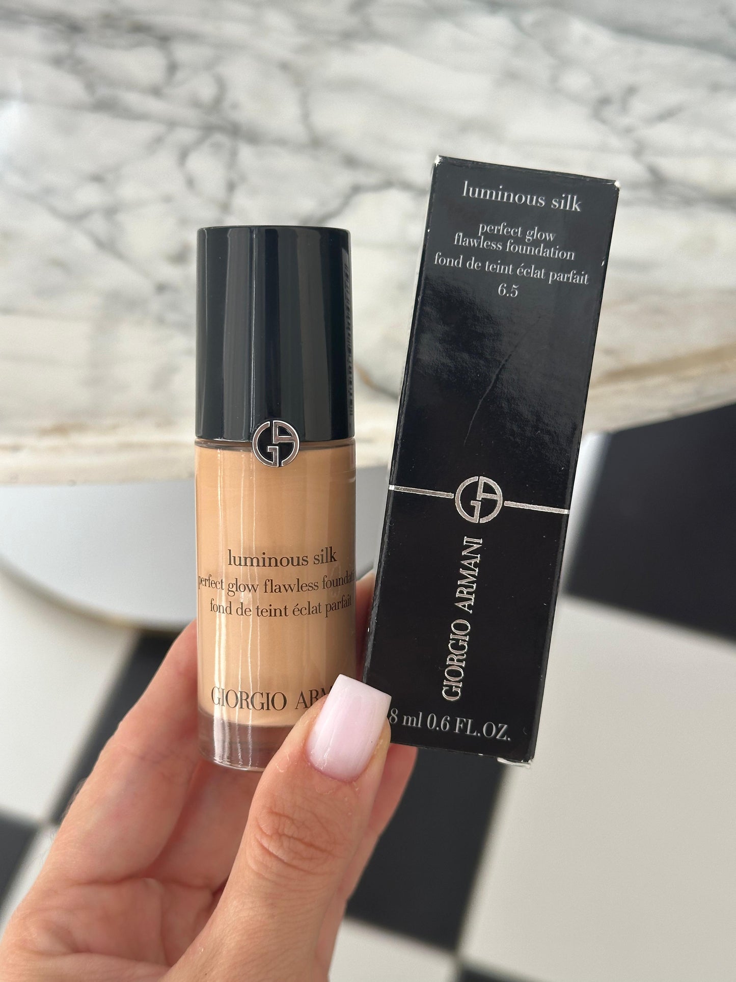 ARMANI Luminous Silk - Perfect Glow Flawless Foundation 18ml