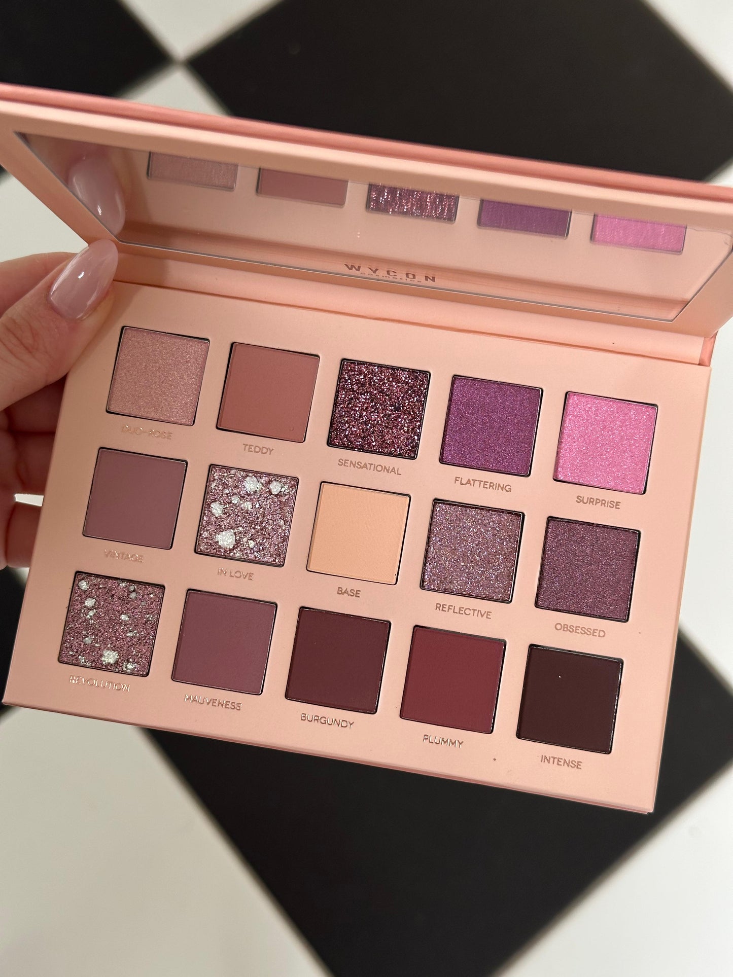 WYCON Rosemaniac Shade Of Blossom
High Pigmentation, Easy To Blend And Mix Palette With 15 Eyeshadows