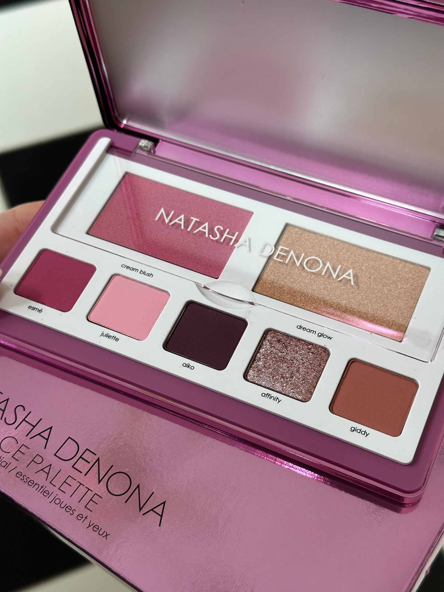 NATASHA DENONA Love Face Palette
Eye & Cheek Essential