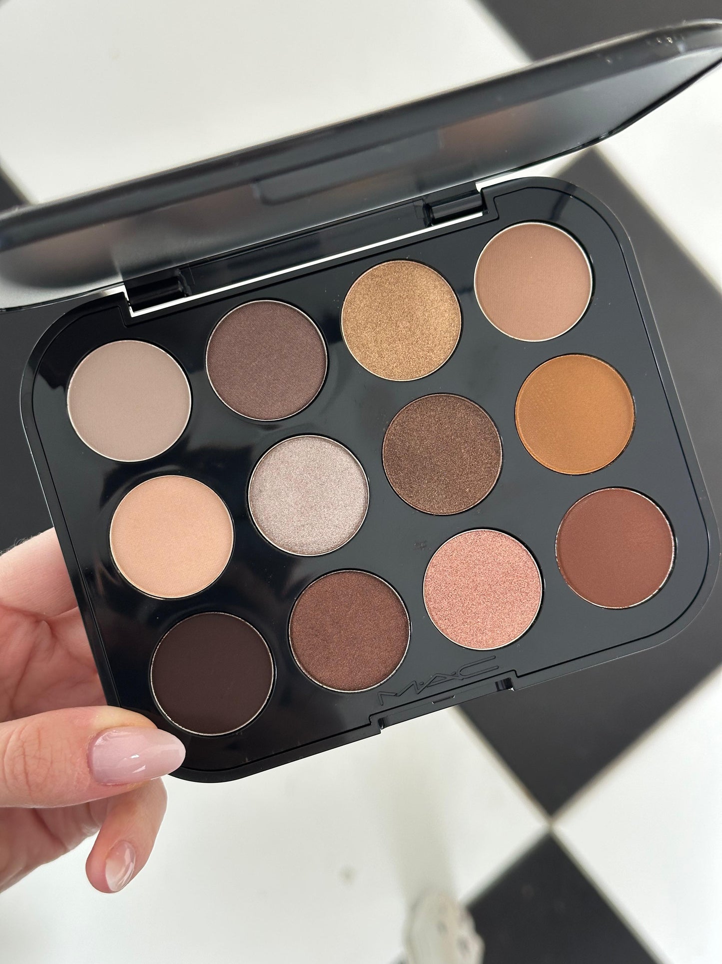 MAC Connect In Colour Eye Shadow Palette: Unfiltered Nudes