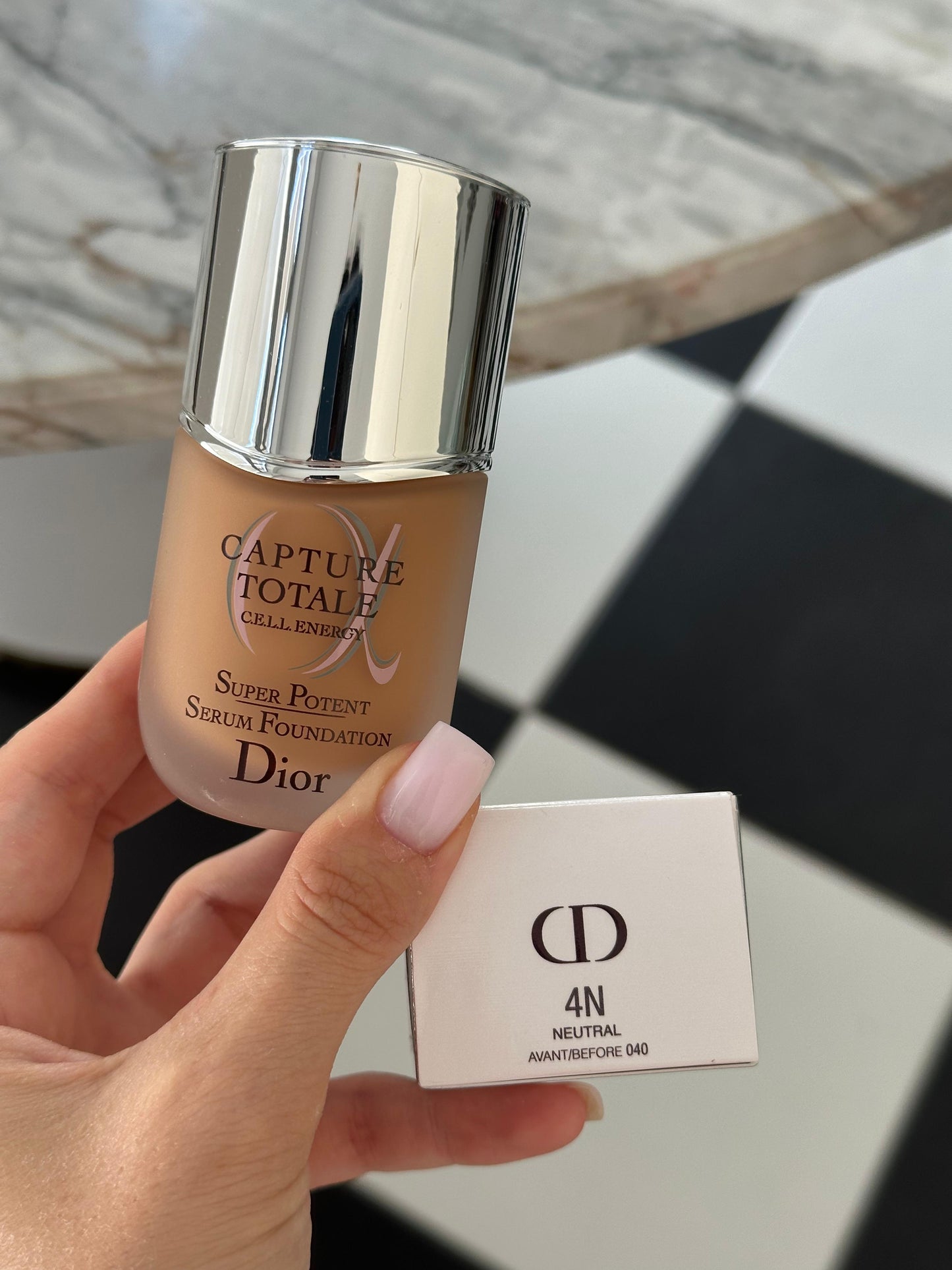 DIOR Capture Totale Super Potent Serum Foundation
Correcting Age-Defying Serum - SPF20/PA++
