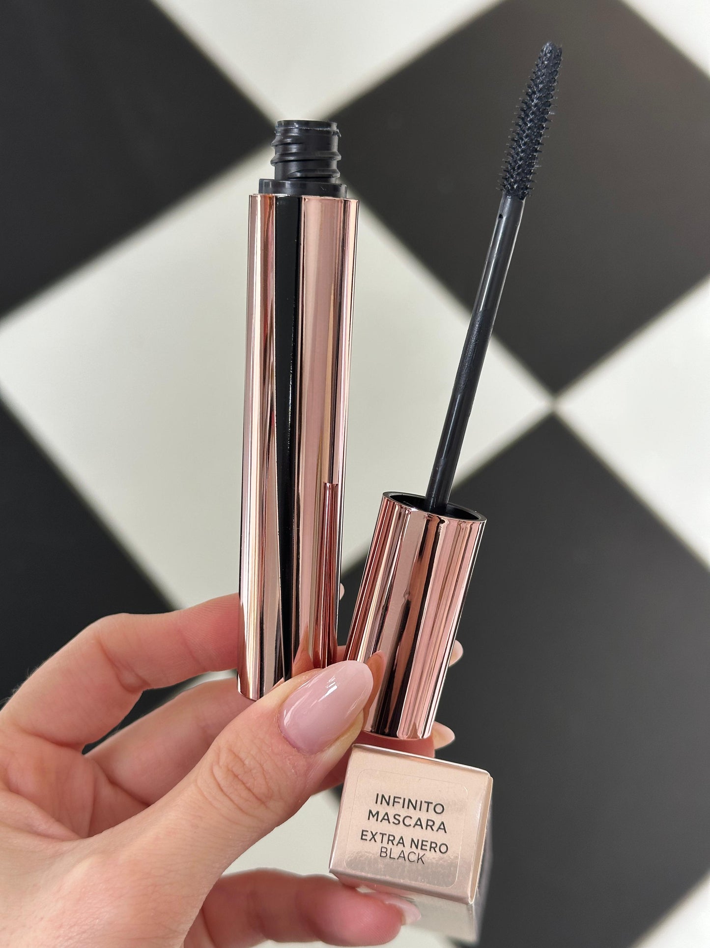 COLLISTAR Infinito Mascara
Extreme Length, Definition Lifting Effect