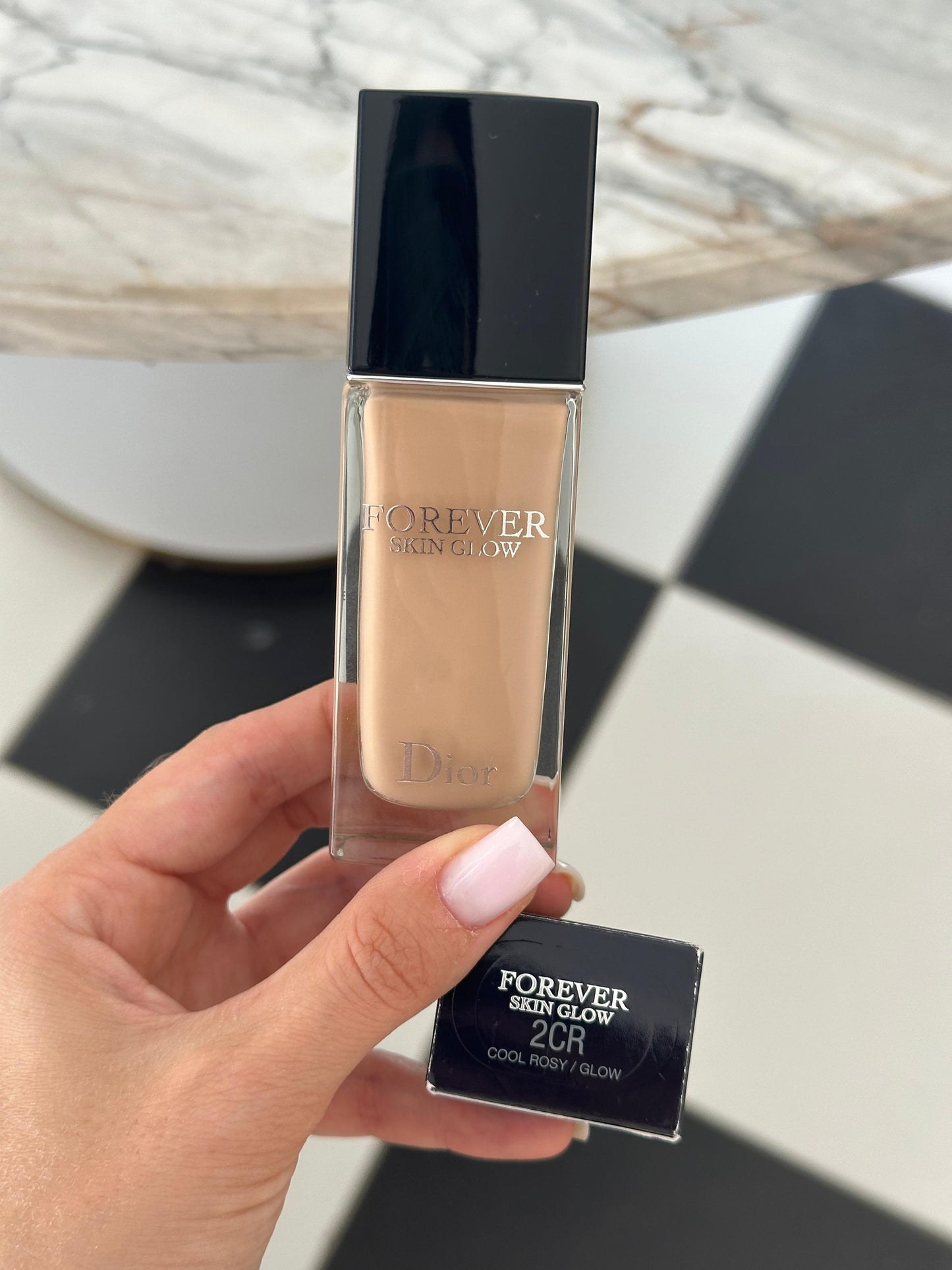 DIOR Forever Skin Glow
Clean Radiant Foundation - 24h Wear and Hydration