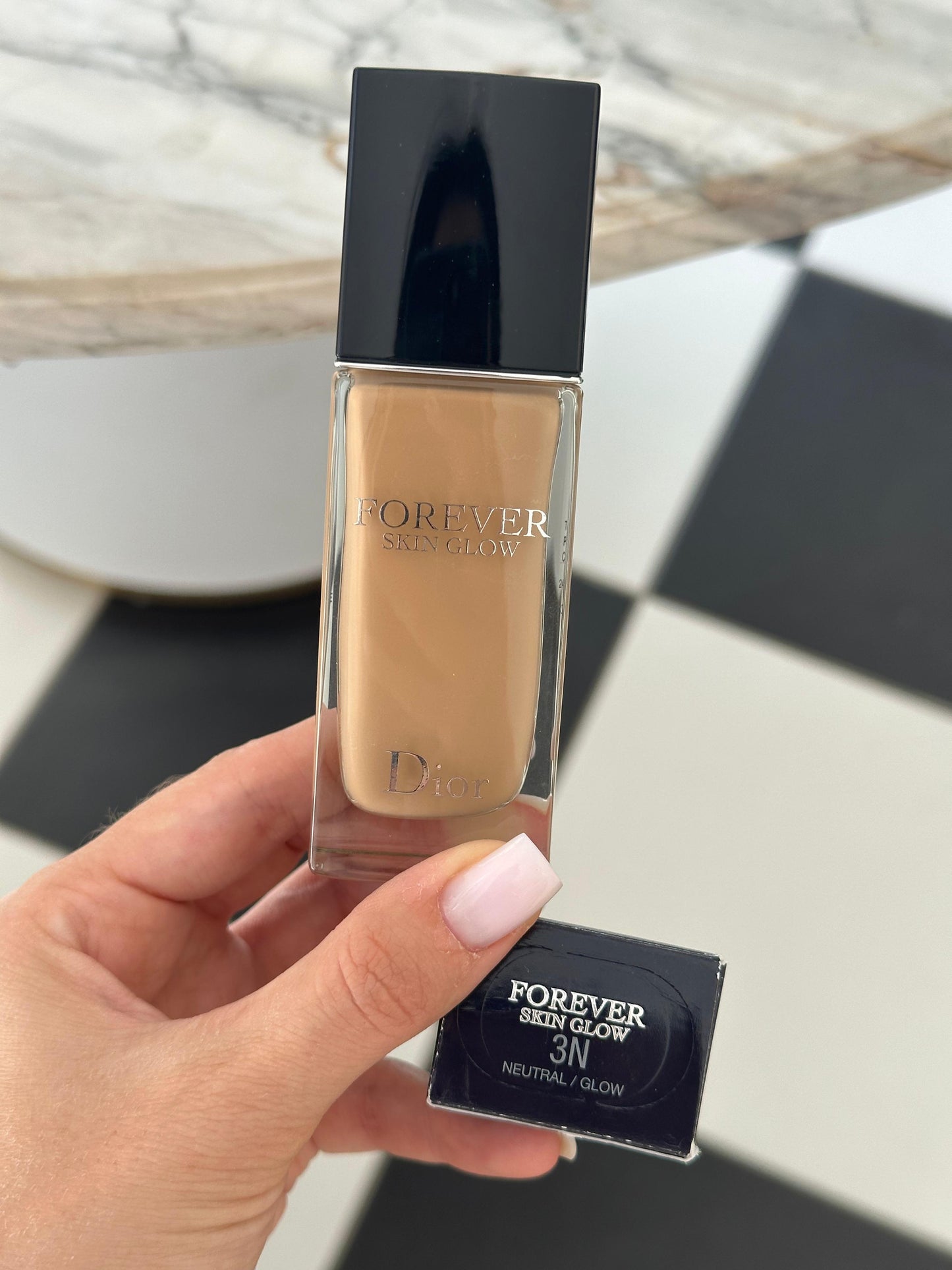 DIOR Forever Skin Glow
Clean Radiant Foundation - 24h Wear and Hydration