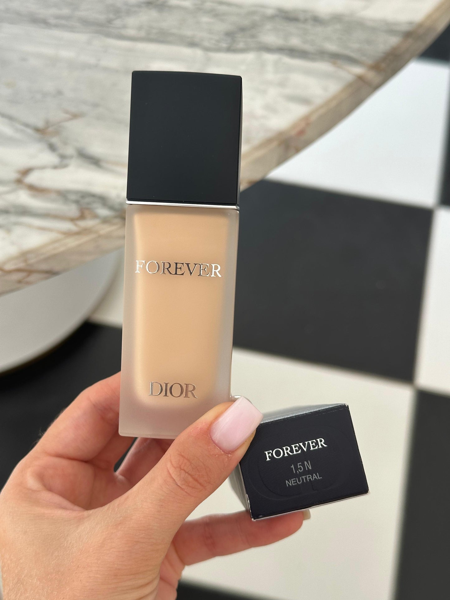 DIOR Forever
Clean Matte Foundation 24h Wear - No Transfer, Concentrated in Skincare
