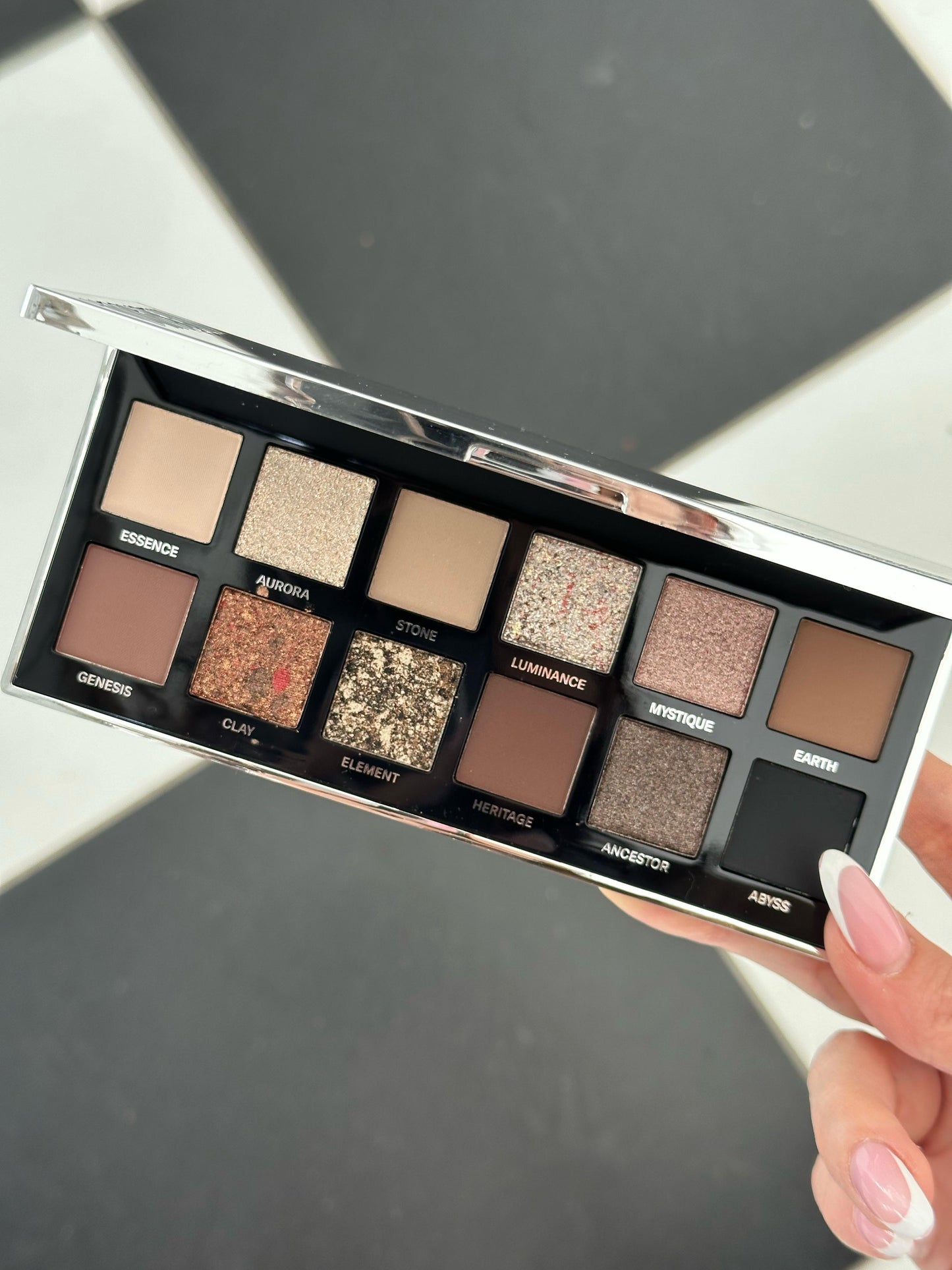 MESAUDA Archetype Eyeshadow - Timeless Beauty Featuring Unique And Transformative Textures