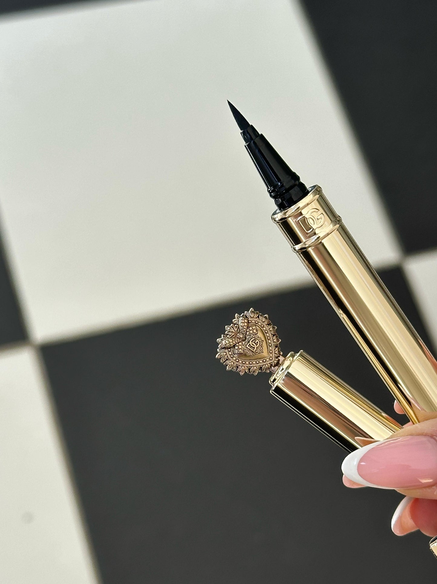 DOLCE&GABBANA Everink Liner
24H Precision Liquid Eyeliner