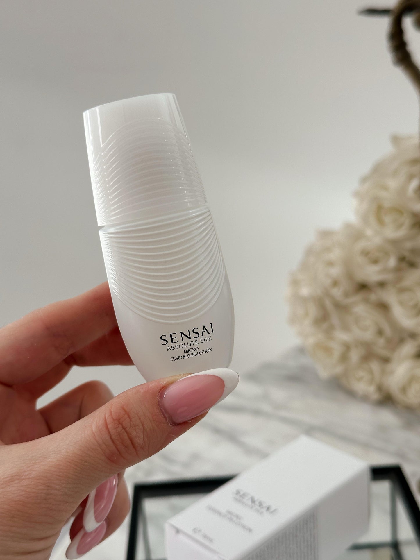 SENSAI Absolute Silk Micro Essence-In-Lotion