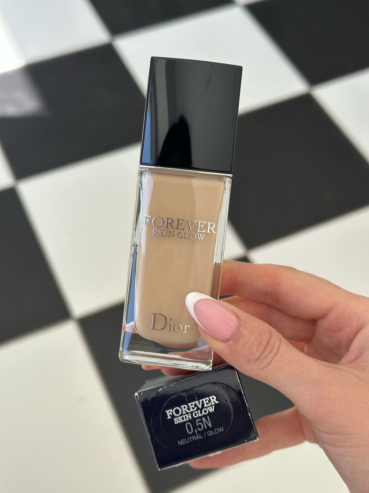 DIOR Forever Skin Glow
Clean Radiant Foundation - 24h Wear and Hydration