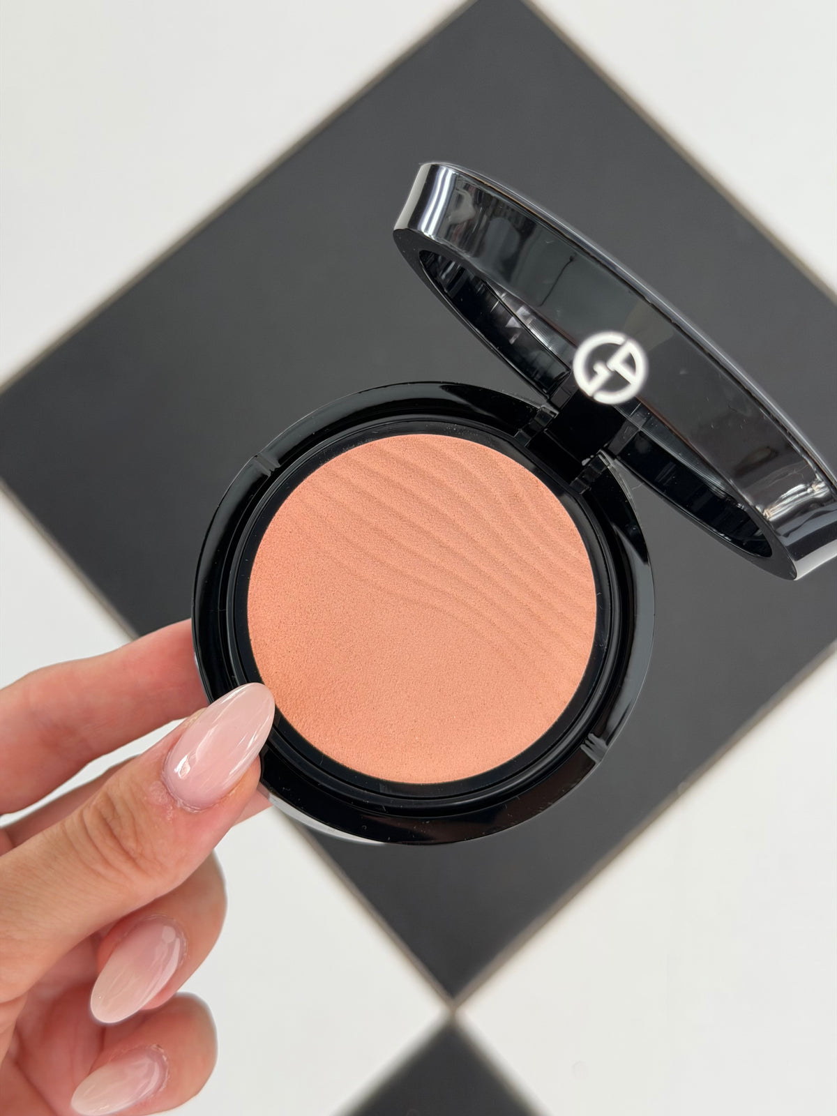 ARMANI Beauty
Italian Sun Summer Highlighting Fusion Powder