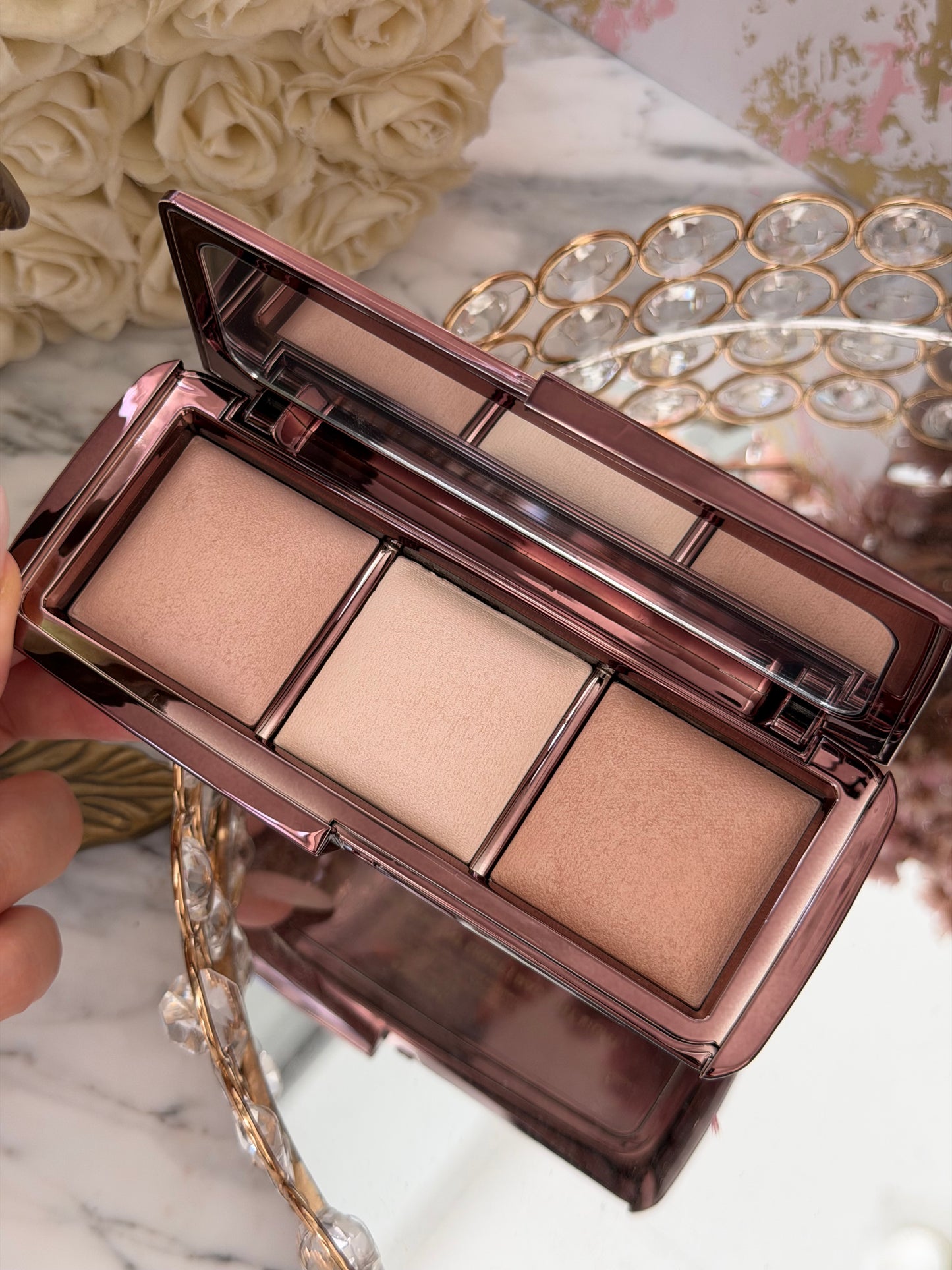 HOURGLASS Ambient Lighting Palette