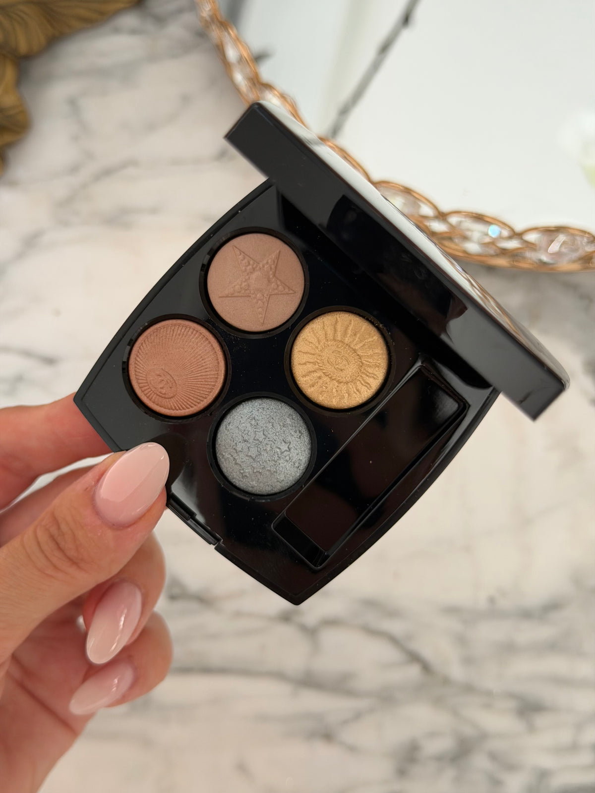 CHANEL Les 4 Ombres Boutons - Multi Quadra Eye Shadow (229)