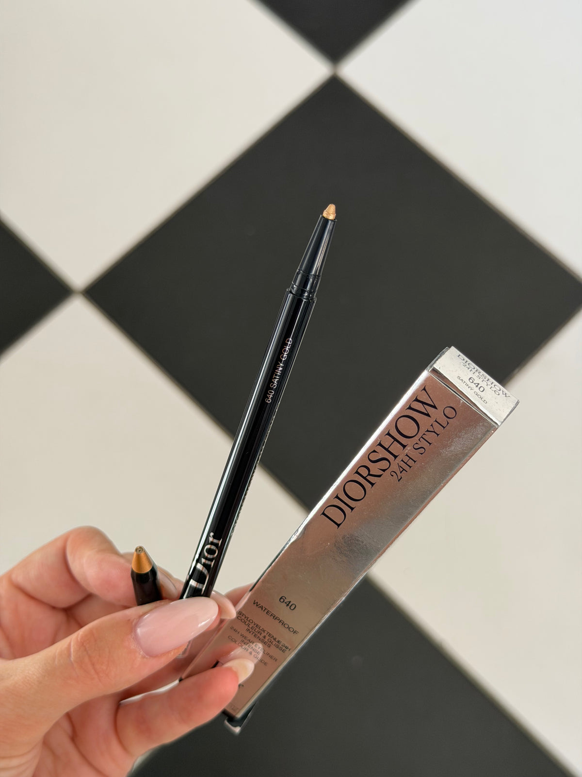 DIOR Diorshow Stylo - Satiny Gold
24H-Wear Waterproof Eyeliner