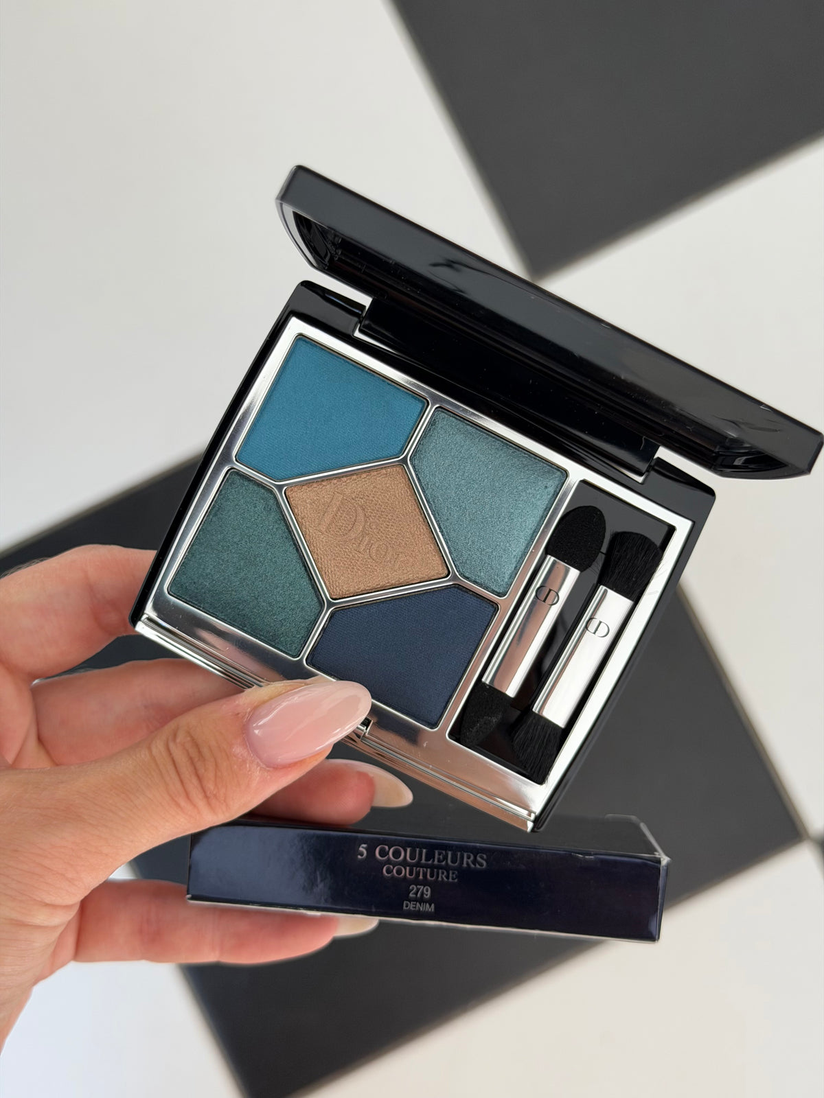 DIOR Diorshow 5 Couleurs
Eye Palette - 5 Eyeshadows - High Color and Long Wear (279)