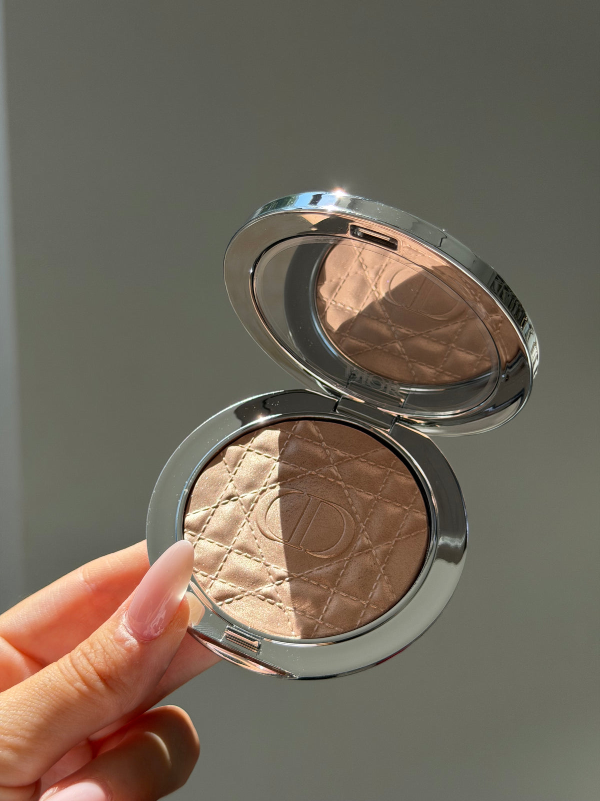 DIOR Forever Glow Luminizer - Illuminating Powder For Face (01)