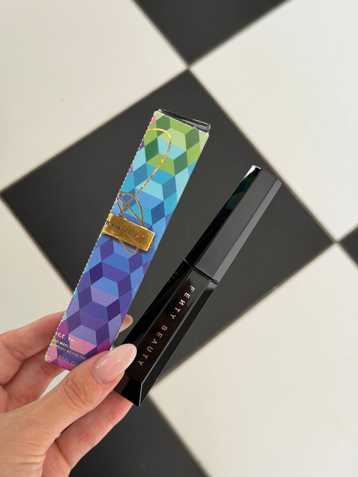 FENTY BEAUTY Hella Thicc Voluminizing Mascara (01)