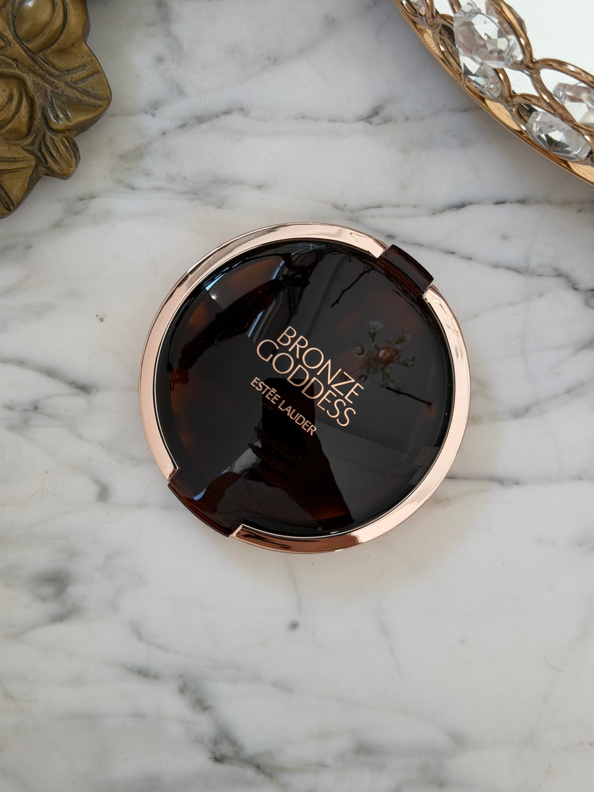 ESTÉE LAUDER Bronze Goddess
Highlighting Powder Gelée (02)