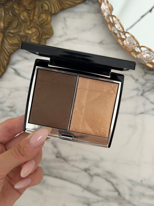 DIOR Rouge Blush Colour & Glow (200)
Multi-Use Face Palette – Color and Highlighter Duo