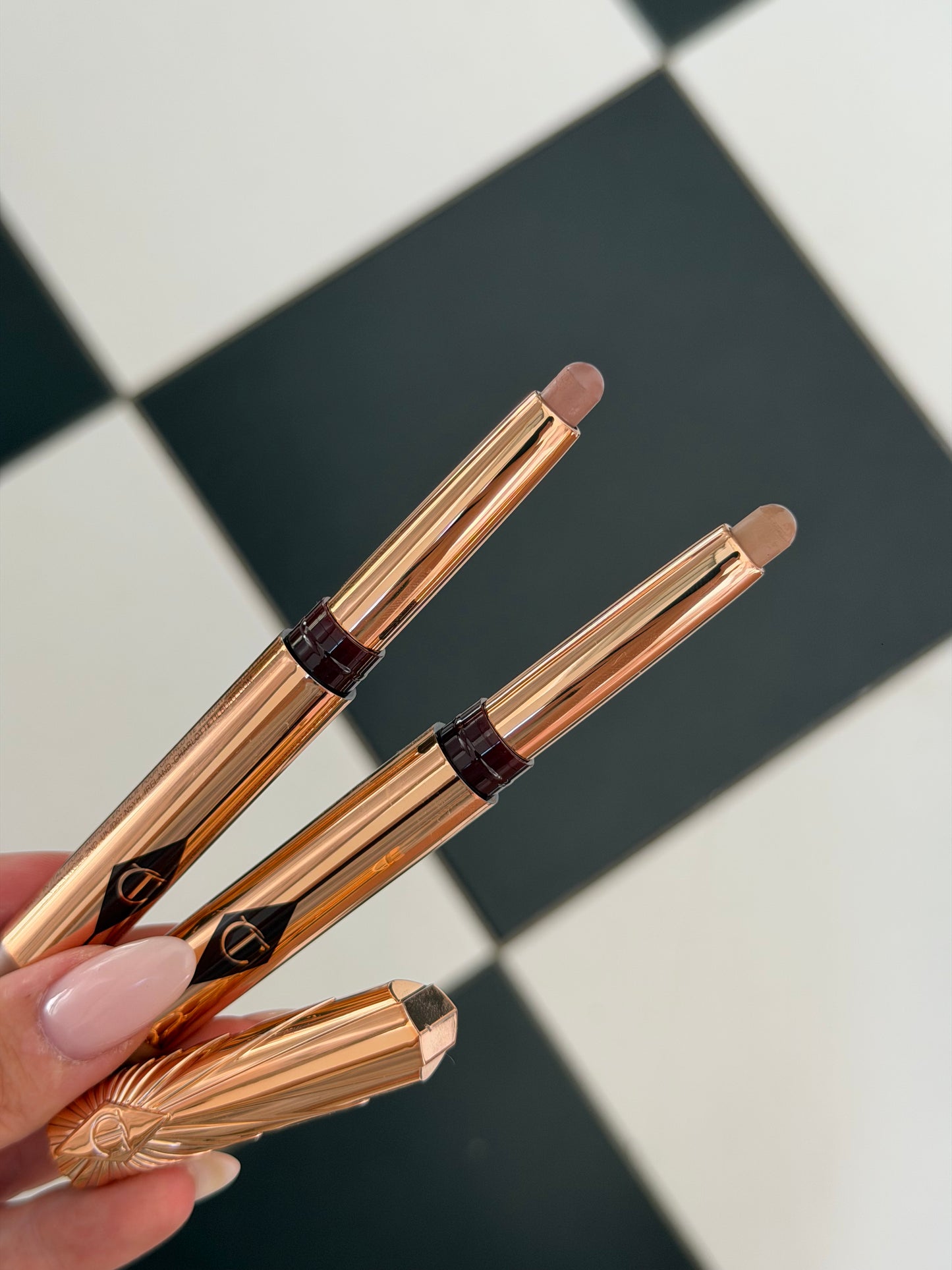 CHARLOTTE TILBURY Exagger-Eyes Easy Eye Shadow Stick - Cashmere Sculpt