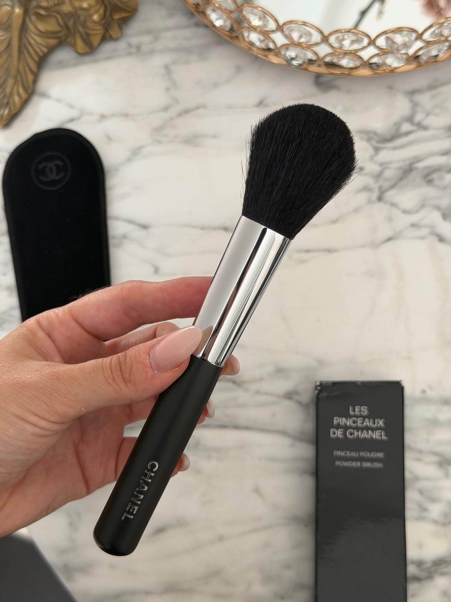 CHANEL Les Pinceaux De Chanel
Powder Brush