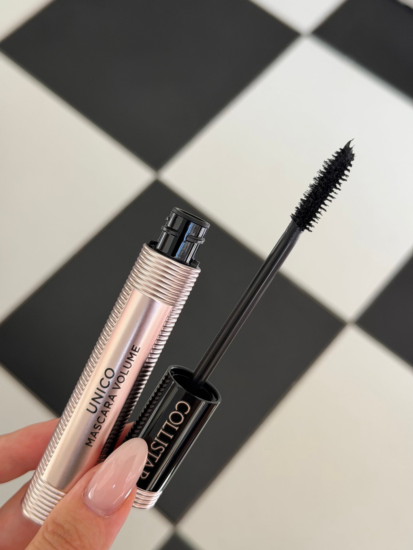 COLLISTAR Mascara Volume Unico®
Thickening ‘Tailor-made’ Shaping