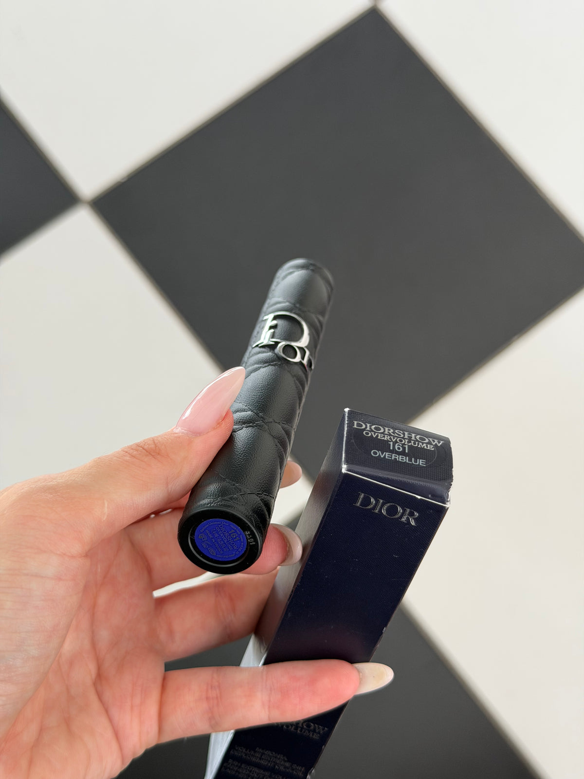 DIOR Diorshow Overvolume (161)
24-Hour Extreme Volume Mascara – Lash-by-Lash Fan Effect
