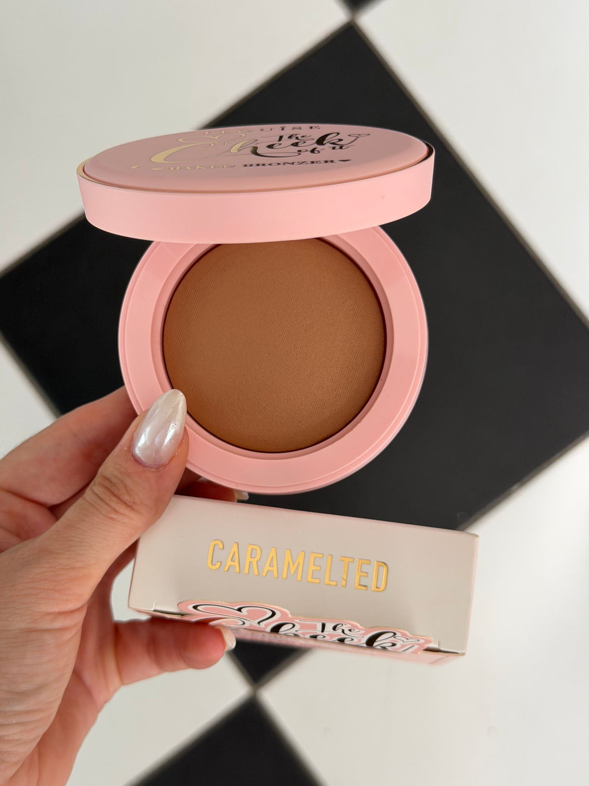 P.LOUISE The Cheek Of It Baked Bronzer - Caramelted