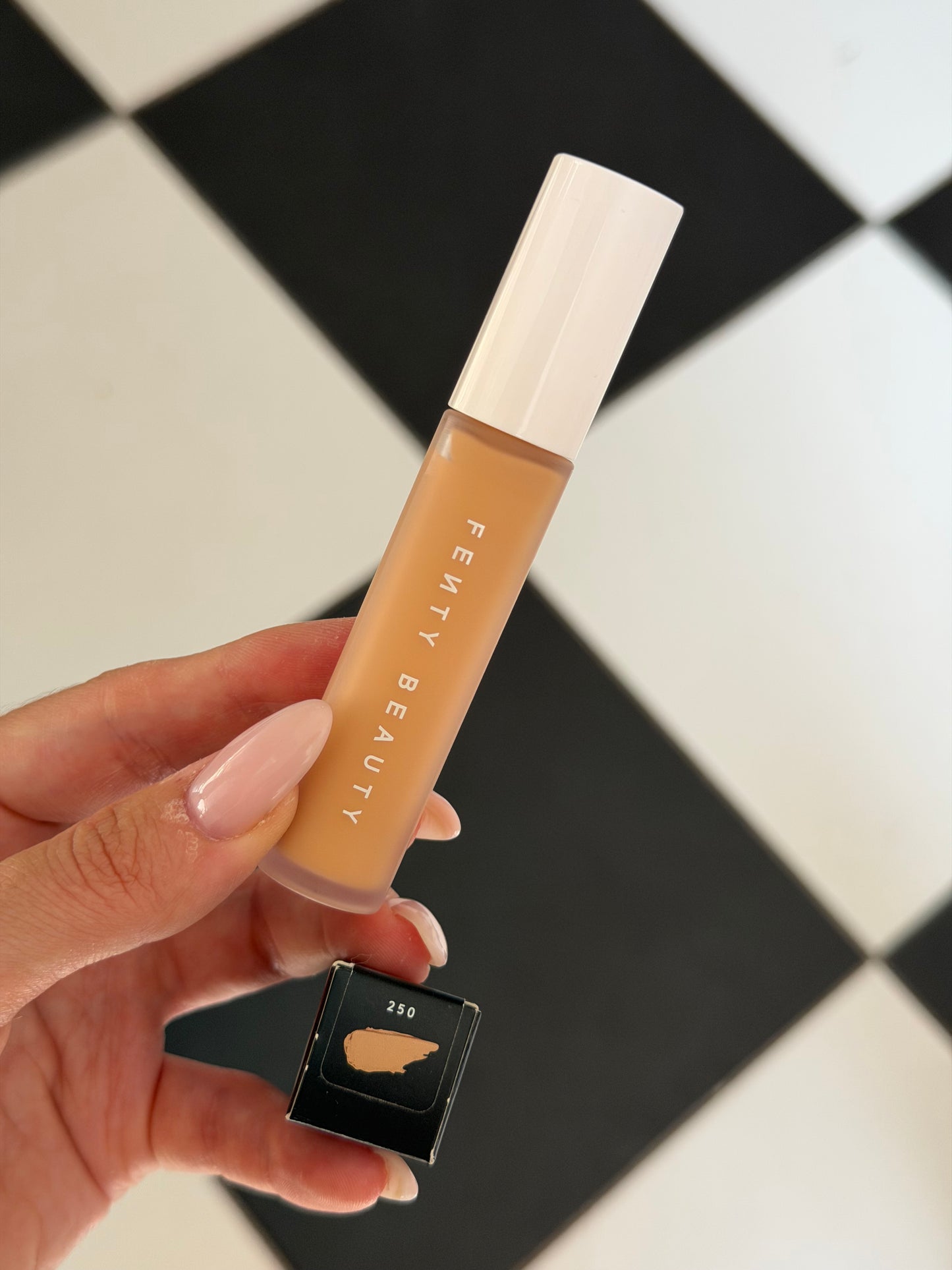 FENTY BEAUTY Pro Filt'r Instant Retouch Concealer (250)