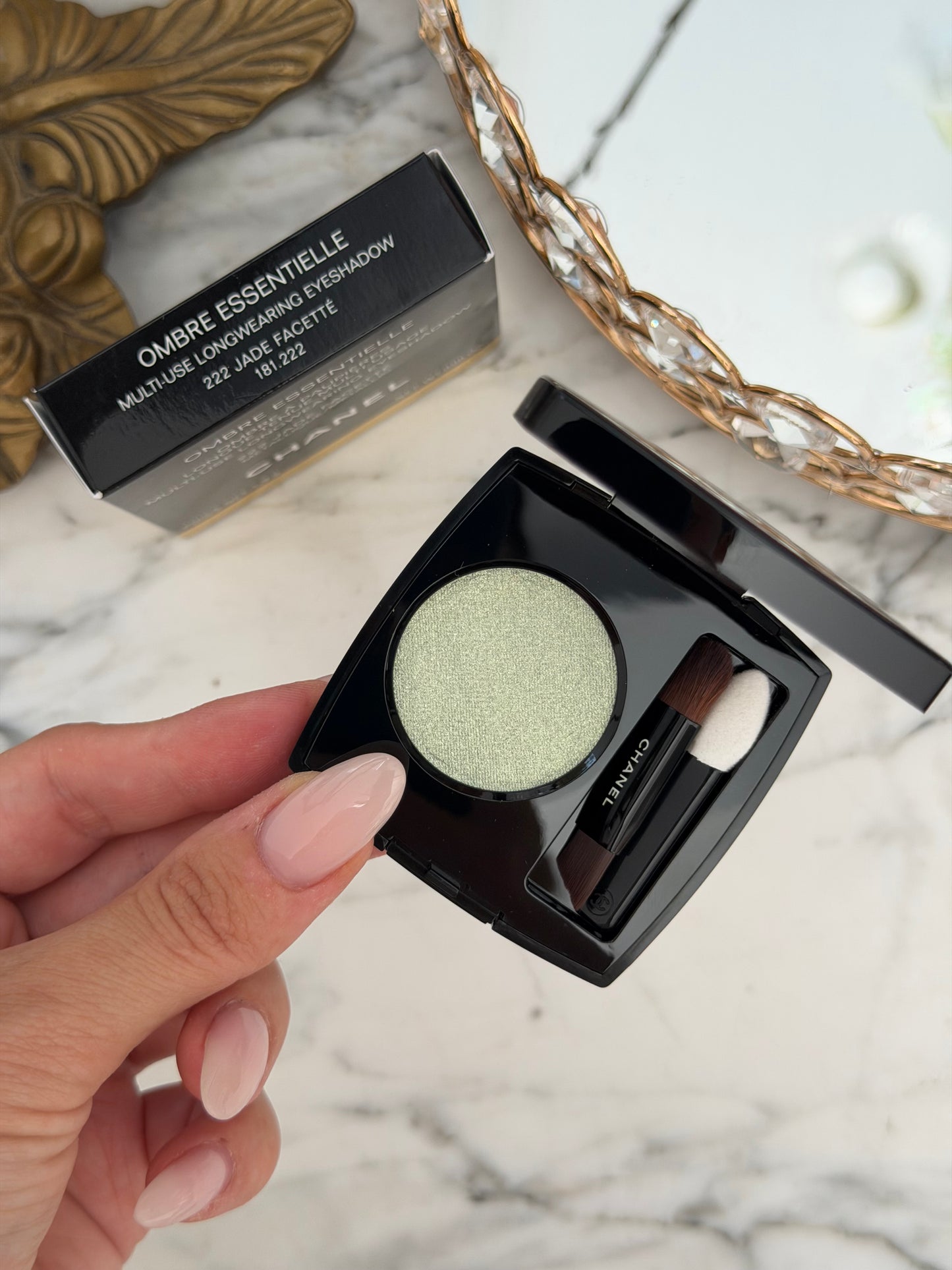 CHANEL Ombre Essentielle Multi-Use Longwearing Eyeshadow (222)