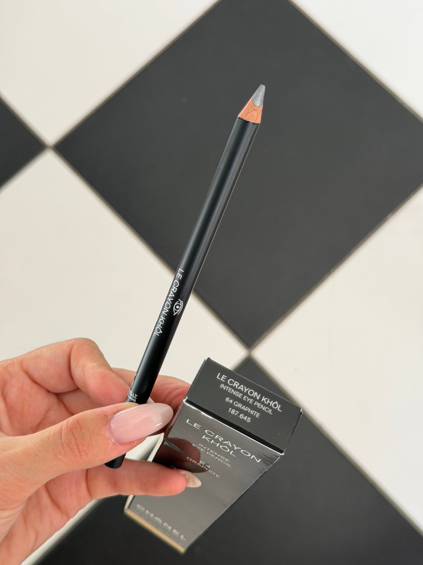CHANEL Intense Eye Liner Pencil - Le Crayon Khôl Noir (64)