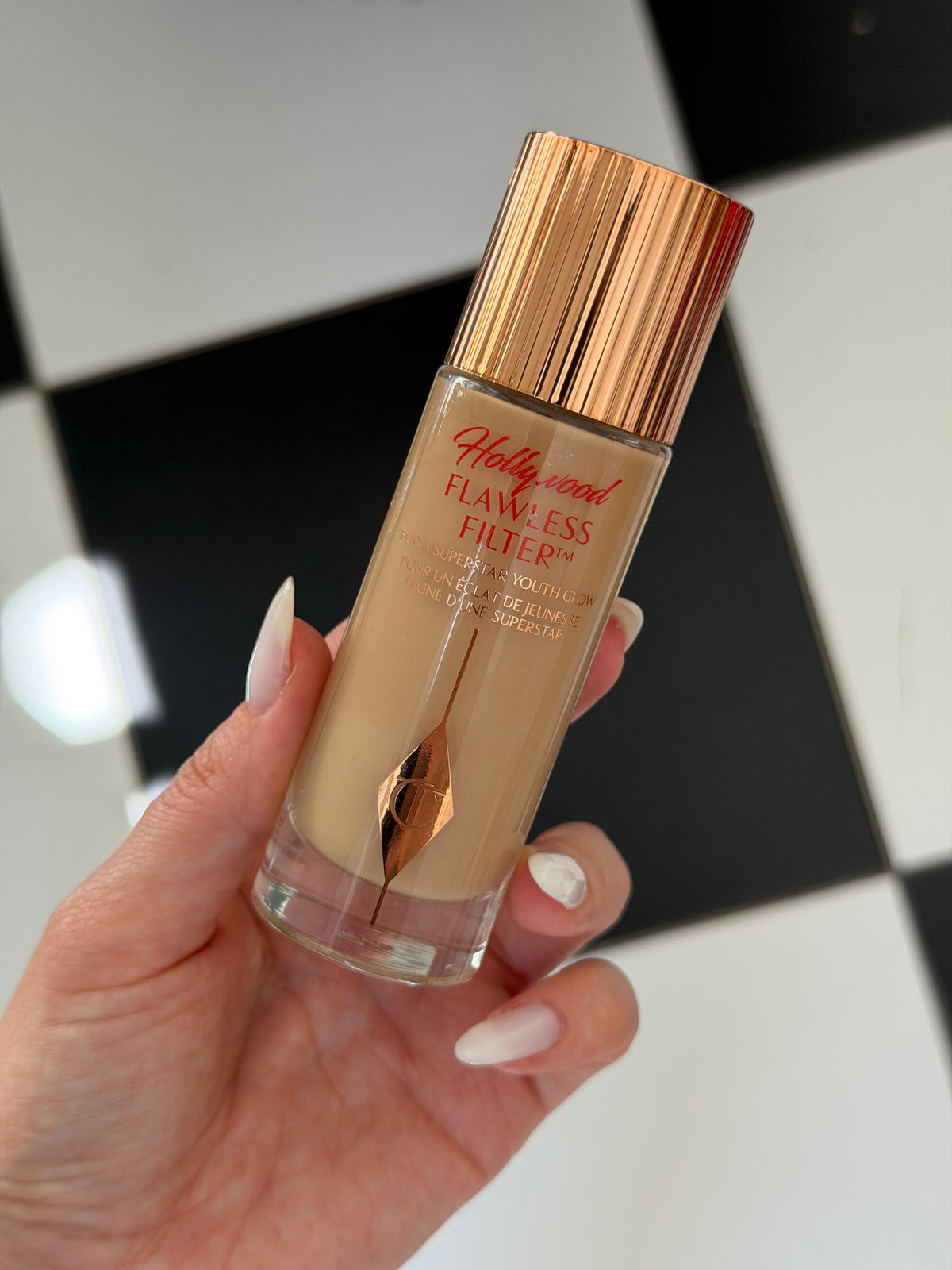 CHARLOTTE TILBURY Hollywood Flawless Filter For A Superstar Youth Glow Foundation Primer (4)