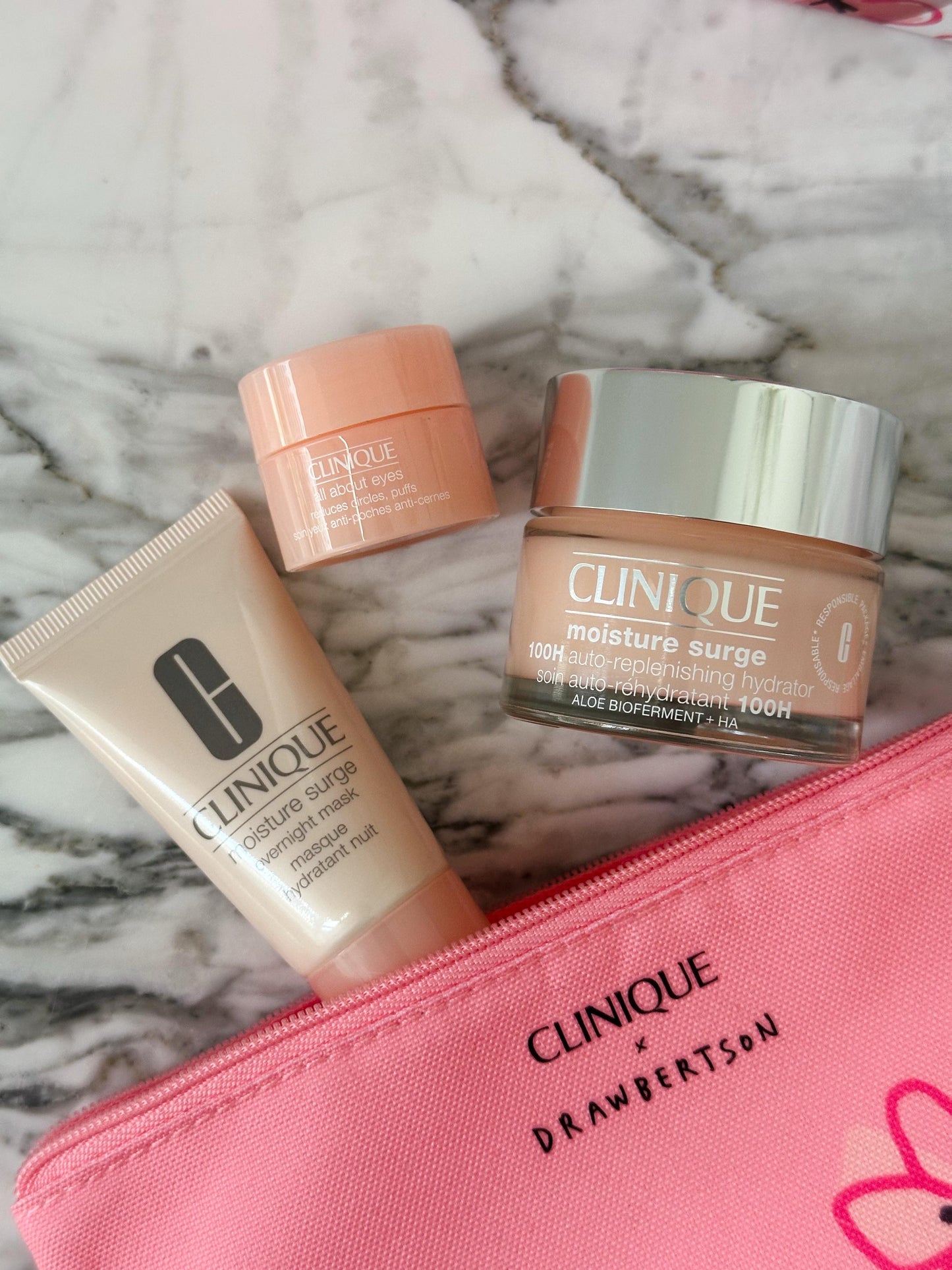 CLINIQUE Moisture Megastars Gift Set
Three Hydration Heroes In One