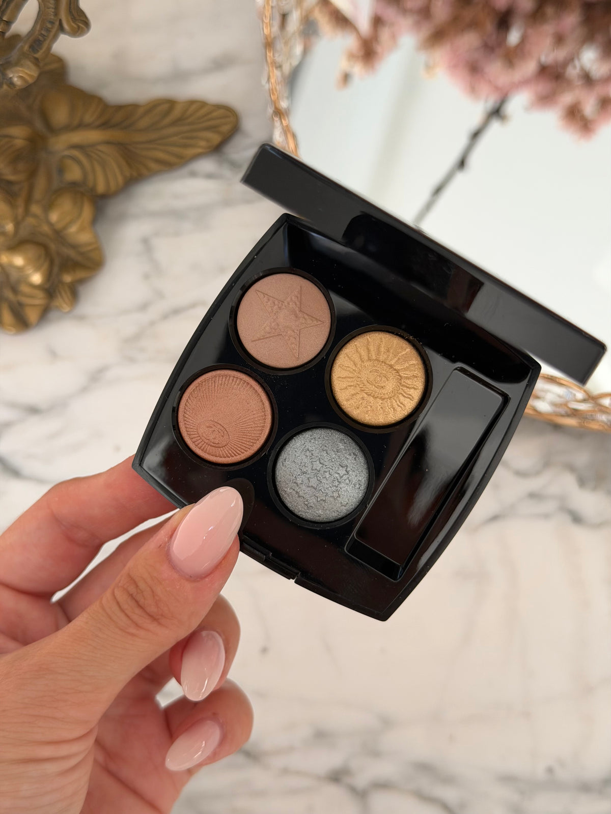 CHANEL Les 4 Ombres Boutons - Multi Quadra Eye Shadow (229)