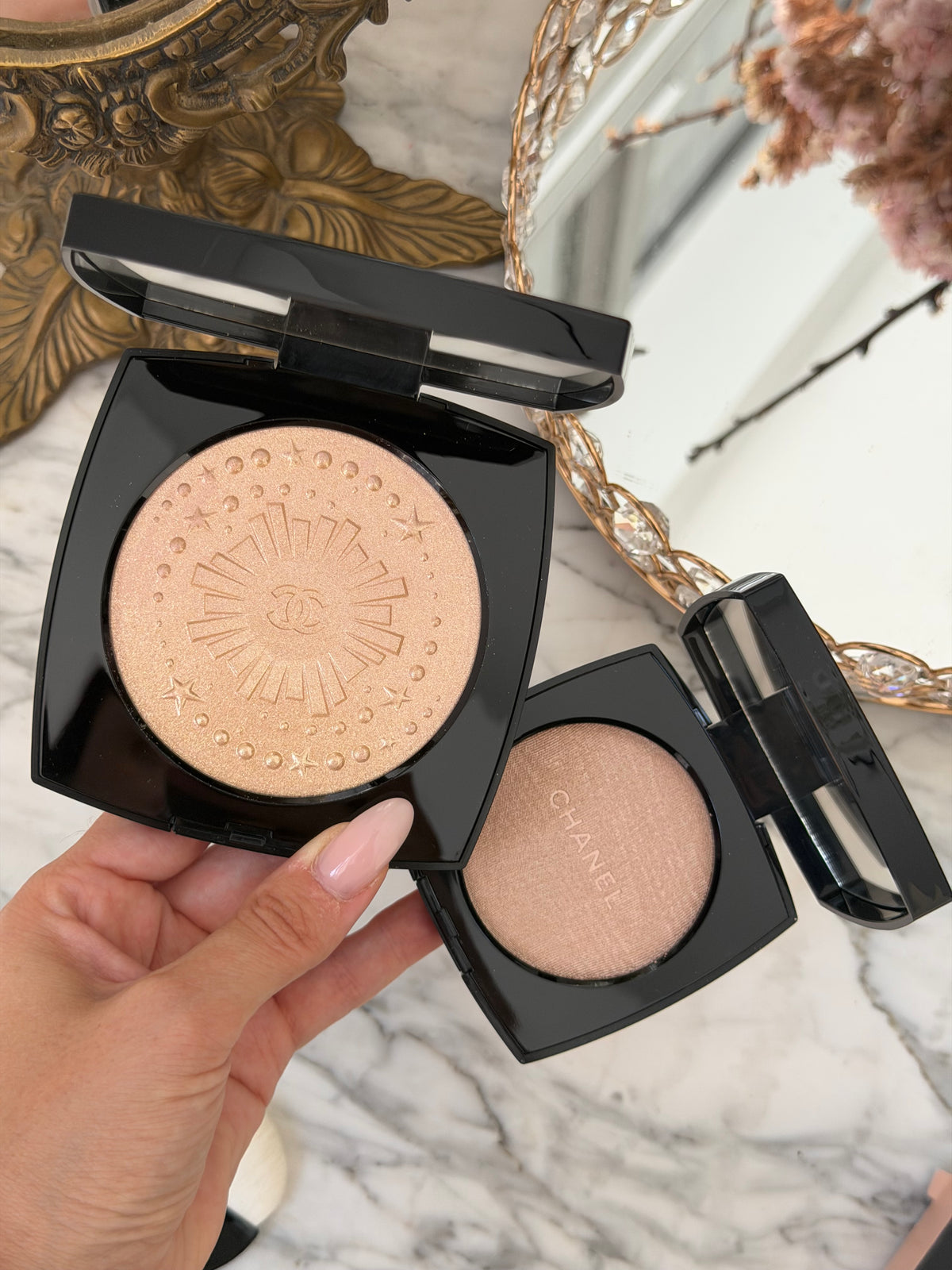 CHANEL Diamond Dust
Oversize Illuminating Powder