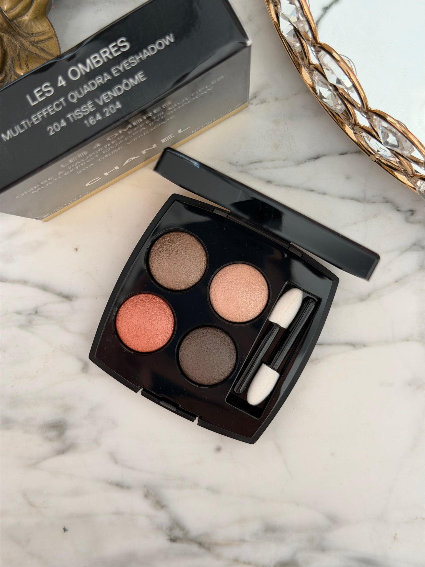 CHANEL Les 4 Ombres
Multi-Effect Quadra Eyeshadow (204)