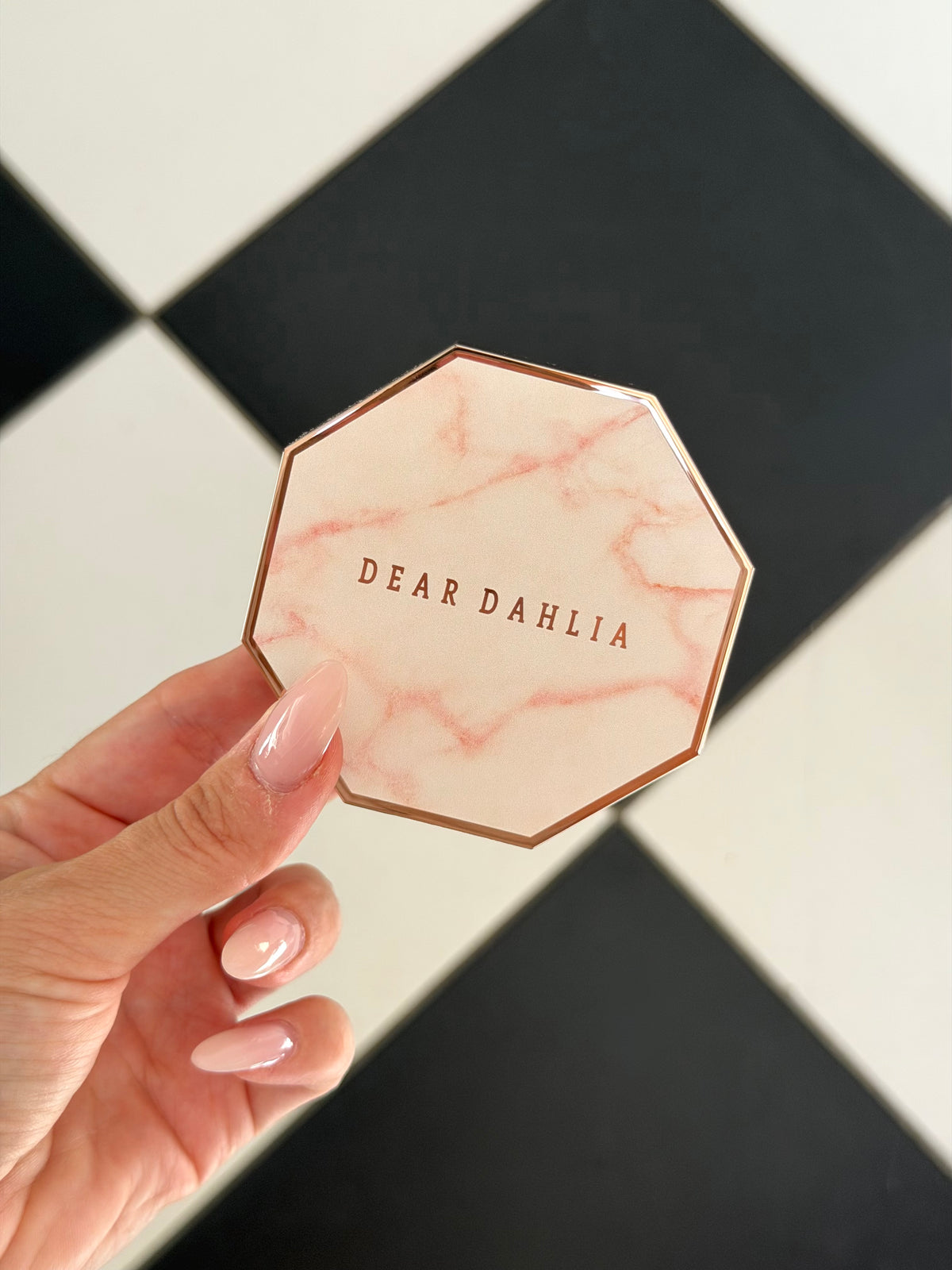 DEAR DAHLIA Blooming Edition
Endless Glow Illuminator - Highlighter