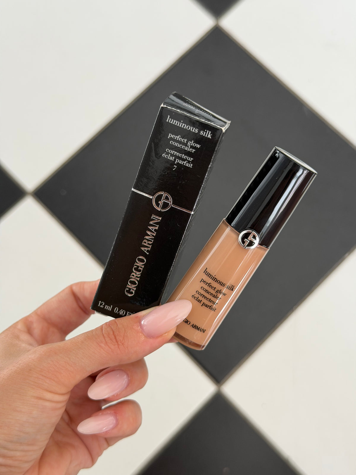 ARMANI Luminous Silk Hydrating & Brightening Concealer (7)