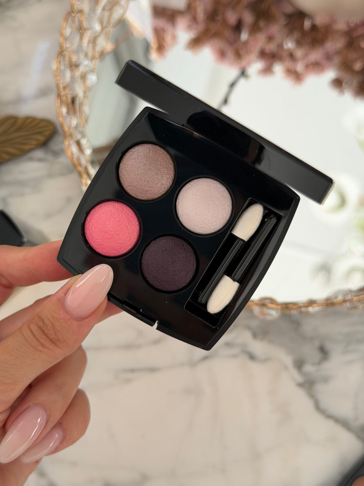 CHANEL Les 4 Ombres
Multi-Effect Quadra Eyeshadow (228)