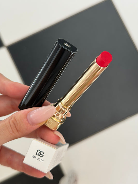 DOLCE&GABBANA My Comfy Matte Lipstick - My 2018
Instant Rich Color & Hydration Lip Stylo