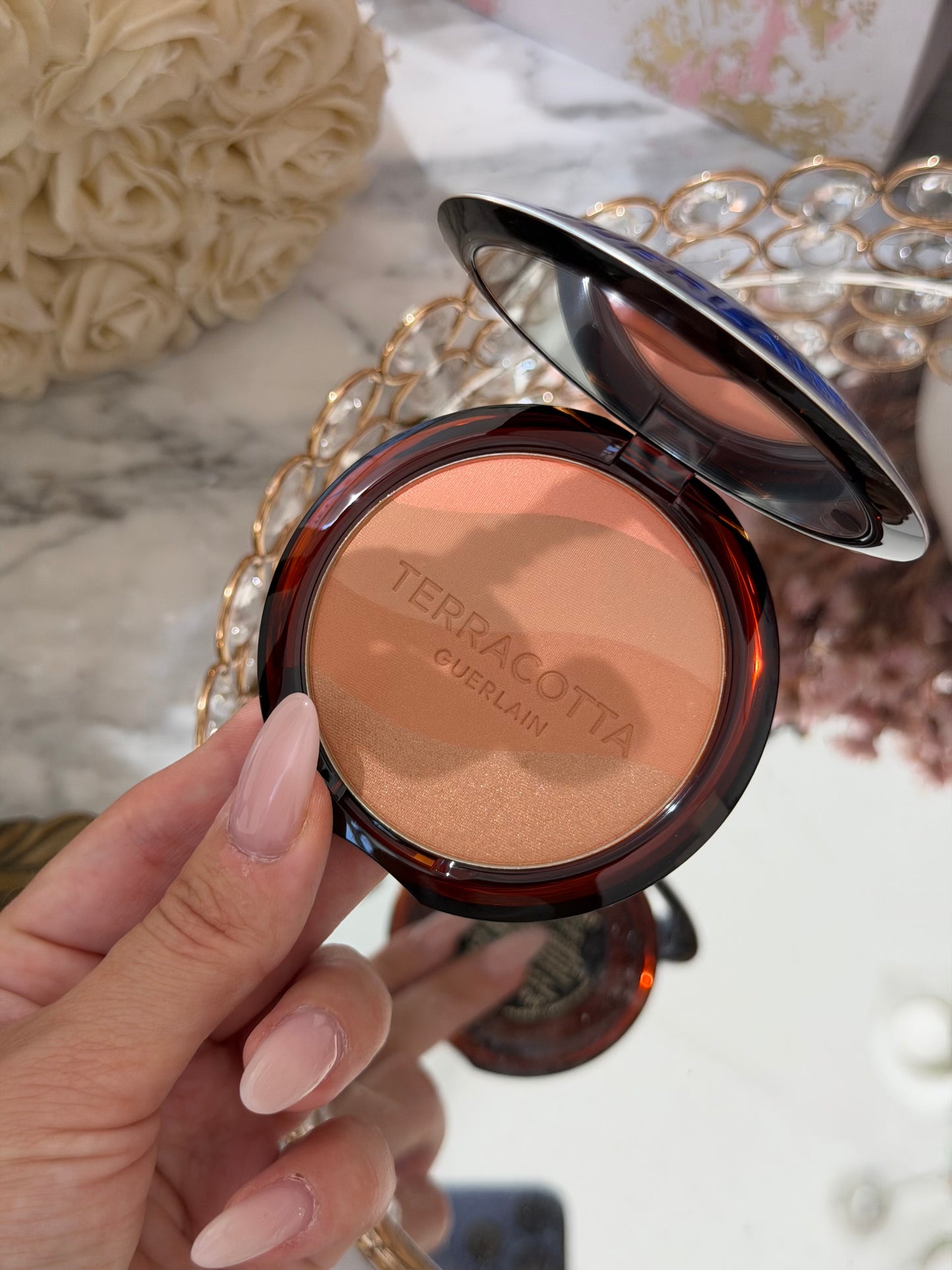 GUERLAIN Terracotta Golden Dunes
The Sun-Kissed Healthy Glow Powder Limited Edition - Case Blue Dakhla