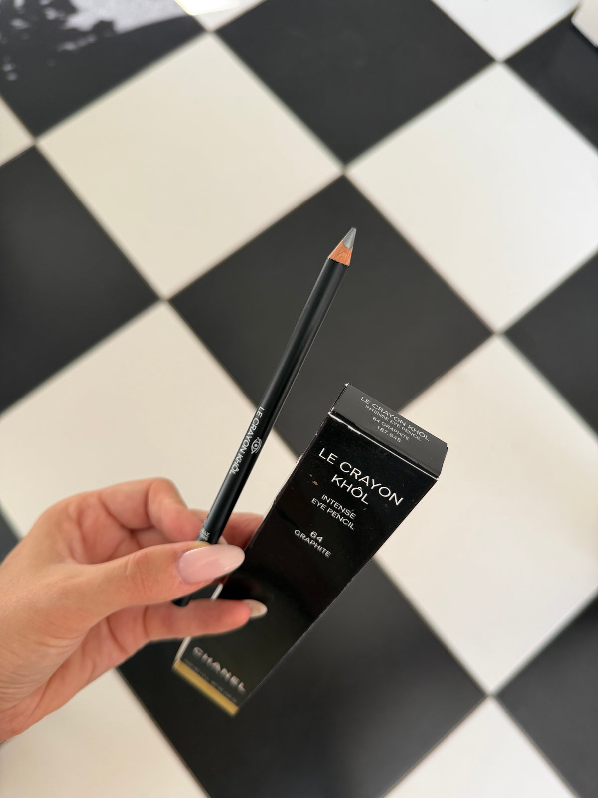 CHANEL Intense Eye Liner Pencil - Le Crayon Khôl Noir (64)